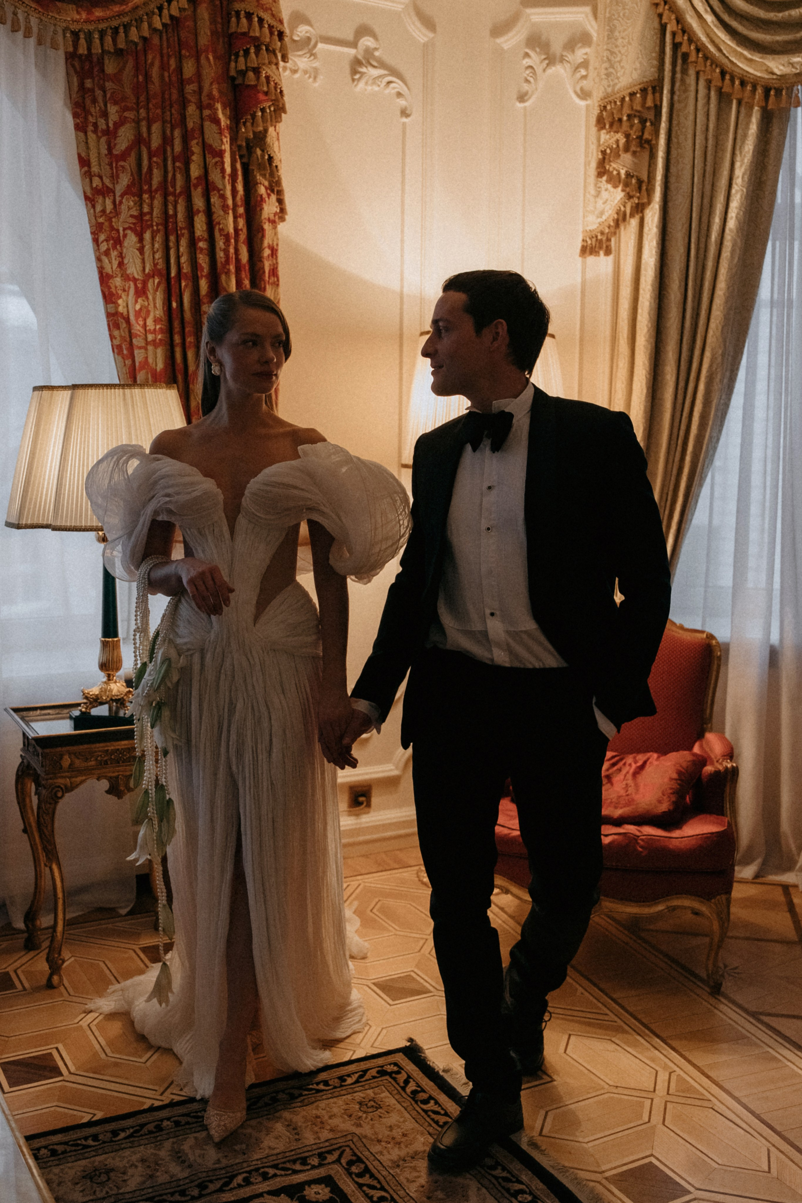 Свадебная фотосъемка в отеле Савой. Свадебный фотограф Москва