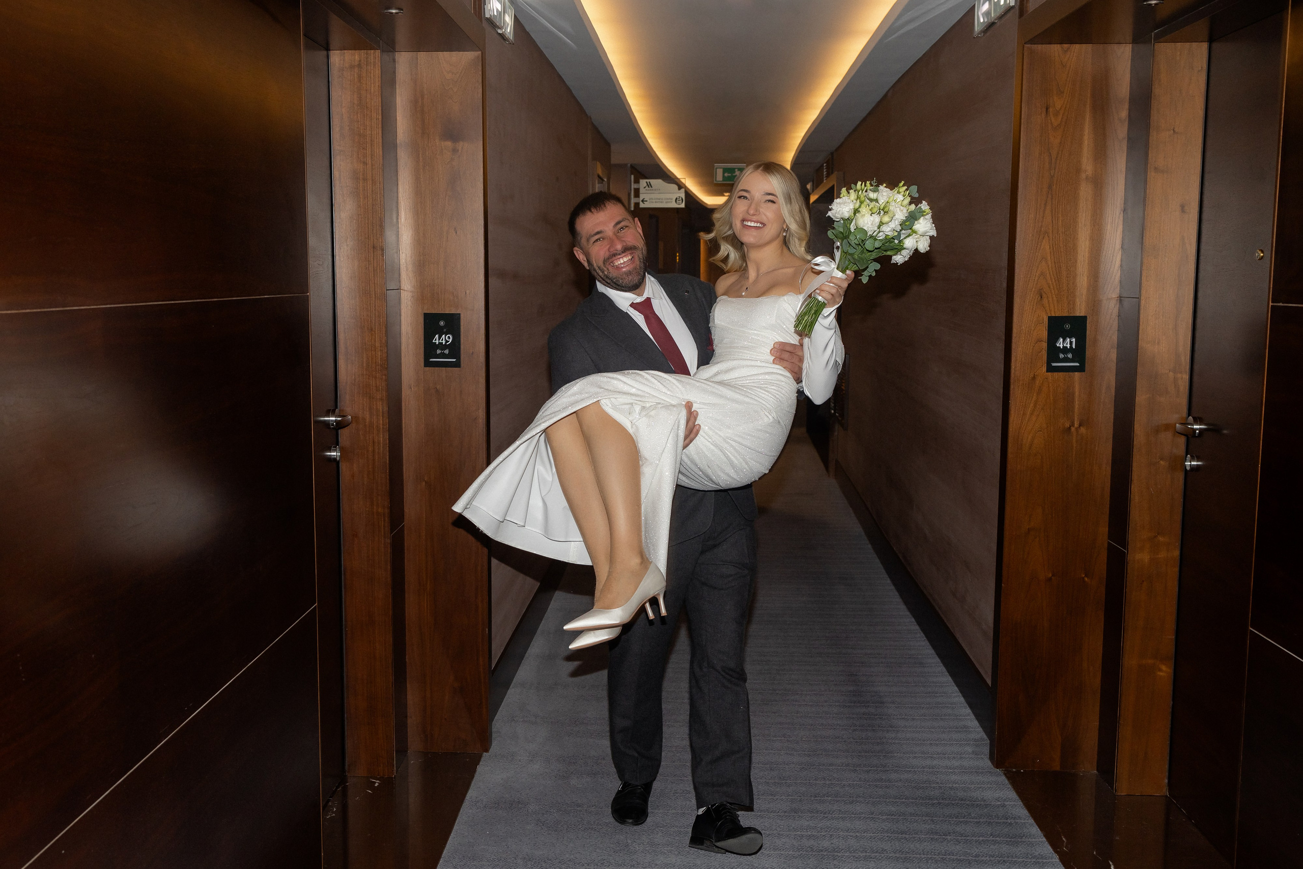 Свадебная фотосессия в отеле Марриот в Минске (Minsk Marriott Hotel). Свадебный фотограф в Минске/Беларуси Сергей Спиридонов