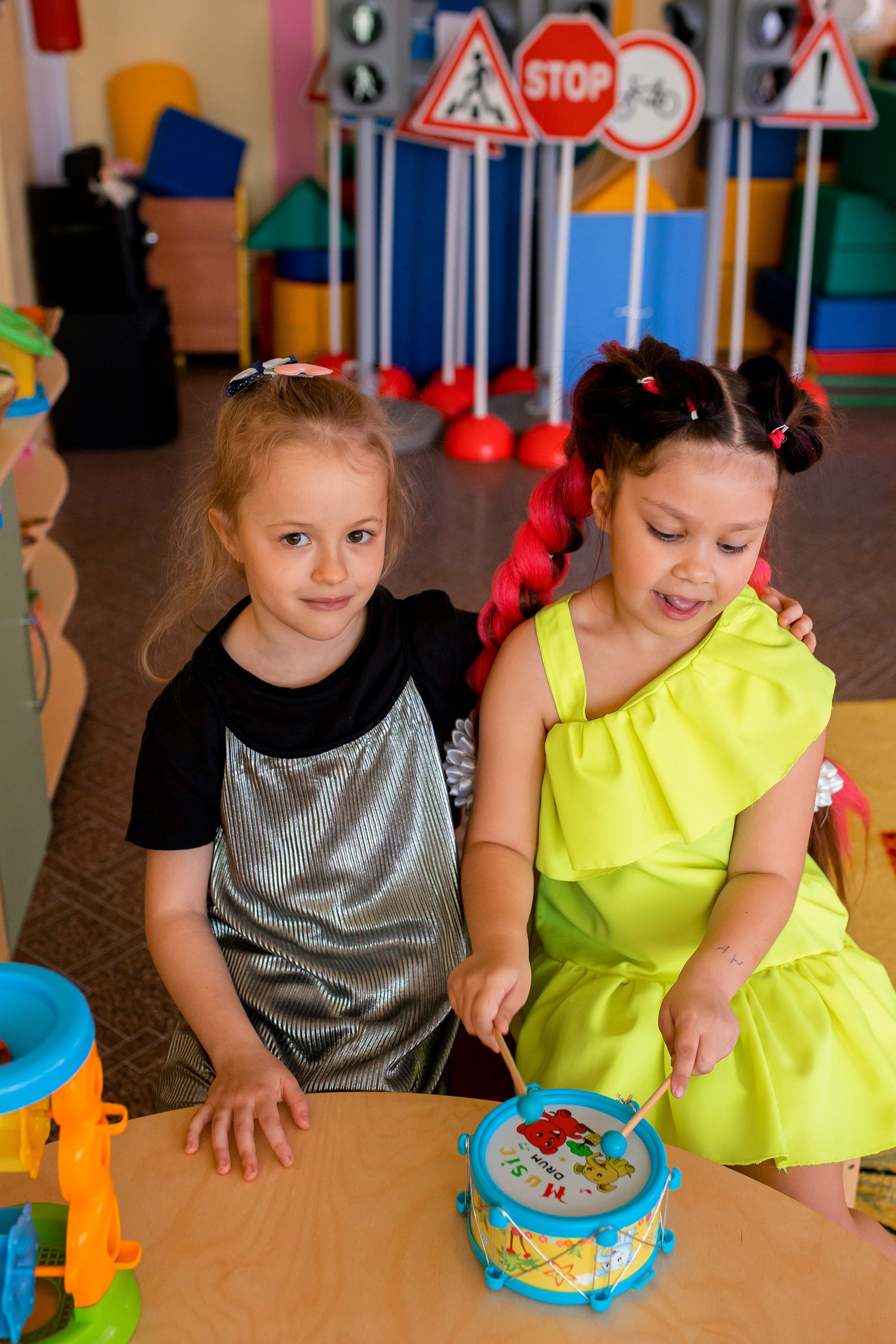 Выпускница Милена с группой. Семейный и детский фотограф город Тында Дарья