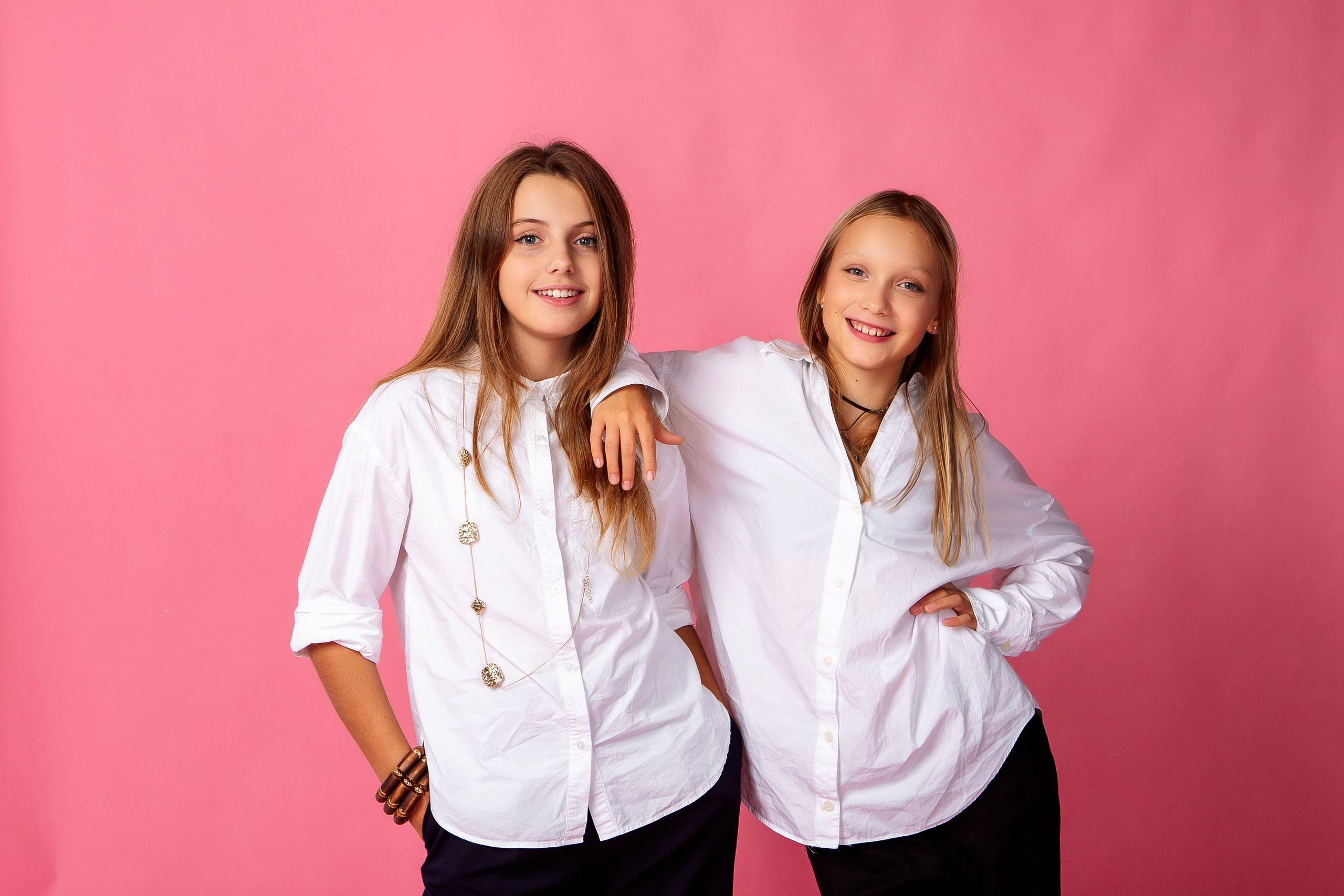 Подружки. Семейный детский фотограф. Фотосессия в Минске