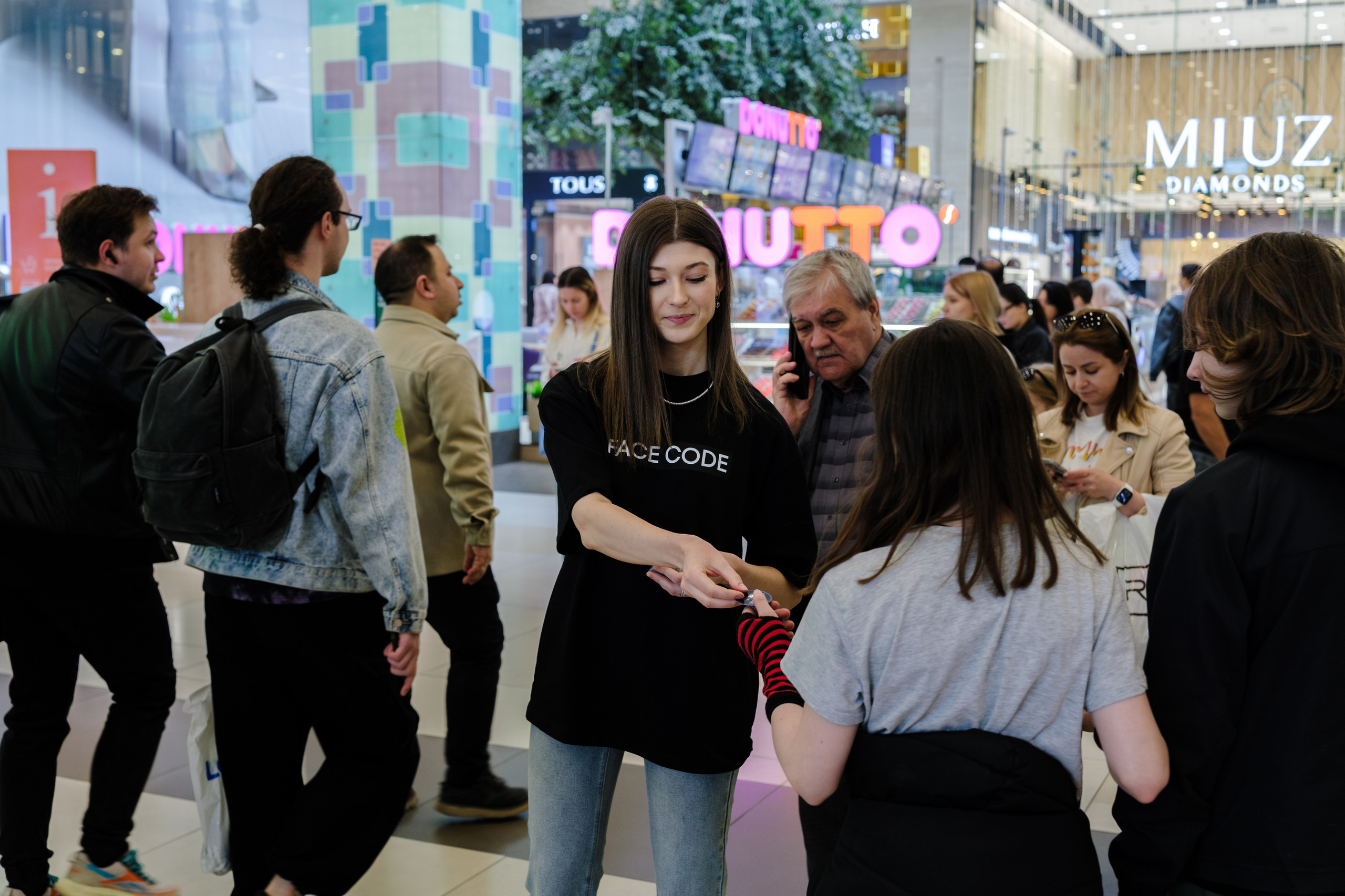 Открытие FACECODE. Репортажный и портретный фотограф в Москве Илья Спиридонов