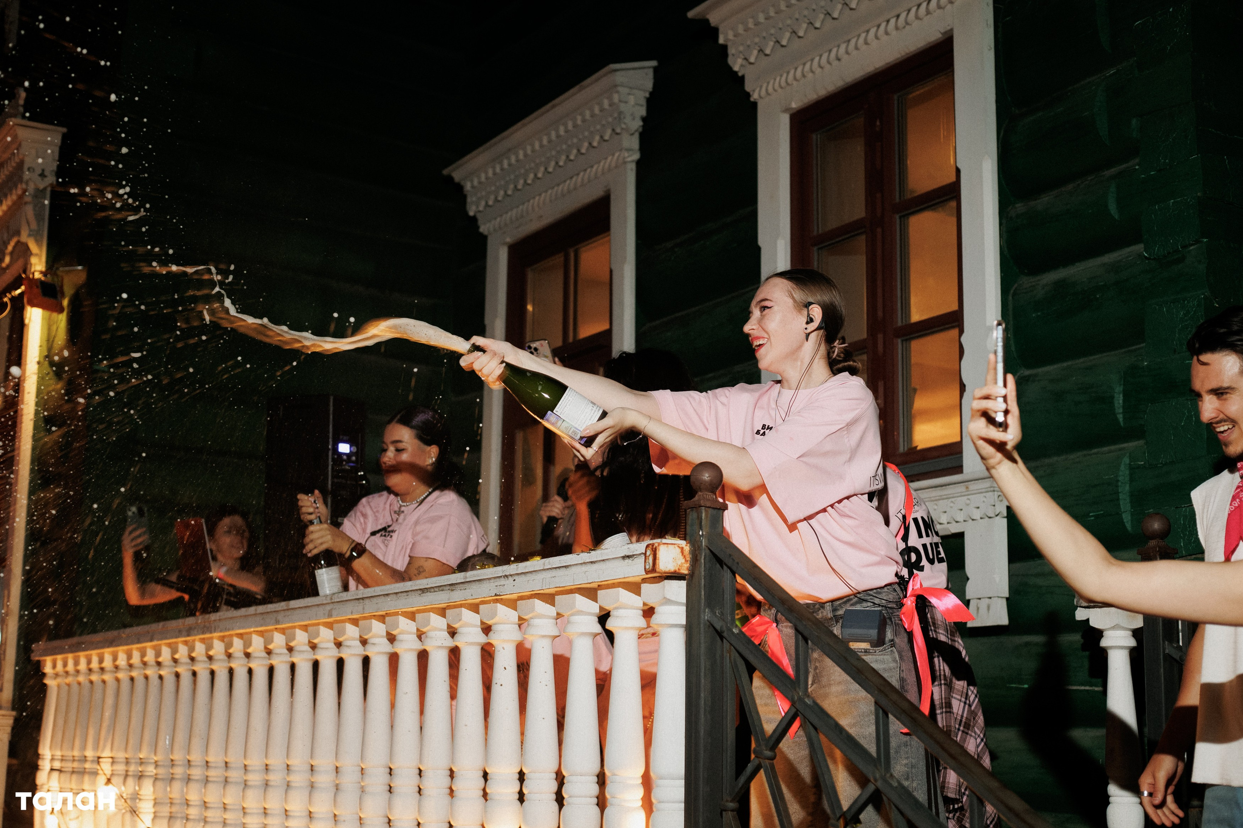 ВИНОТЕКА [бар+магаз] — BIRTHDAY PARTY. СВОИ. ФОТООТЧЕТЫ-СОБЫТИЯ-МЕСТА