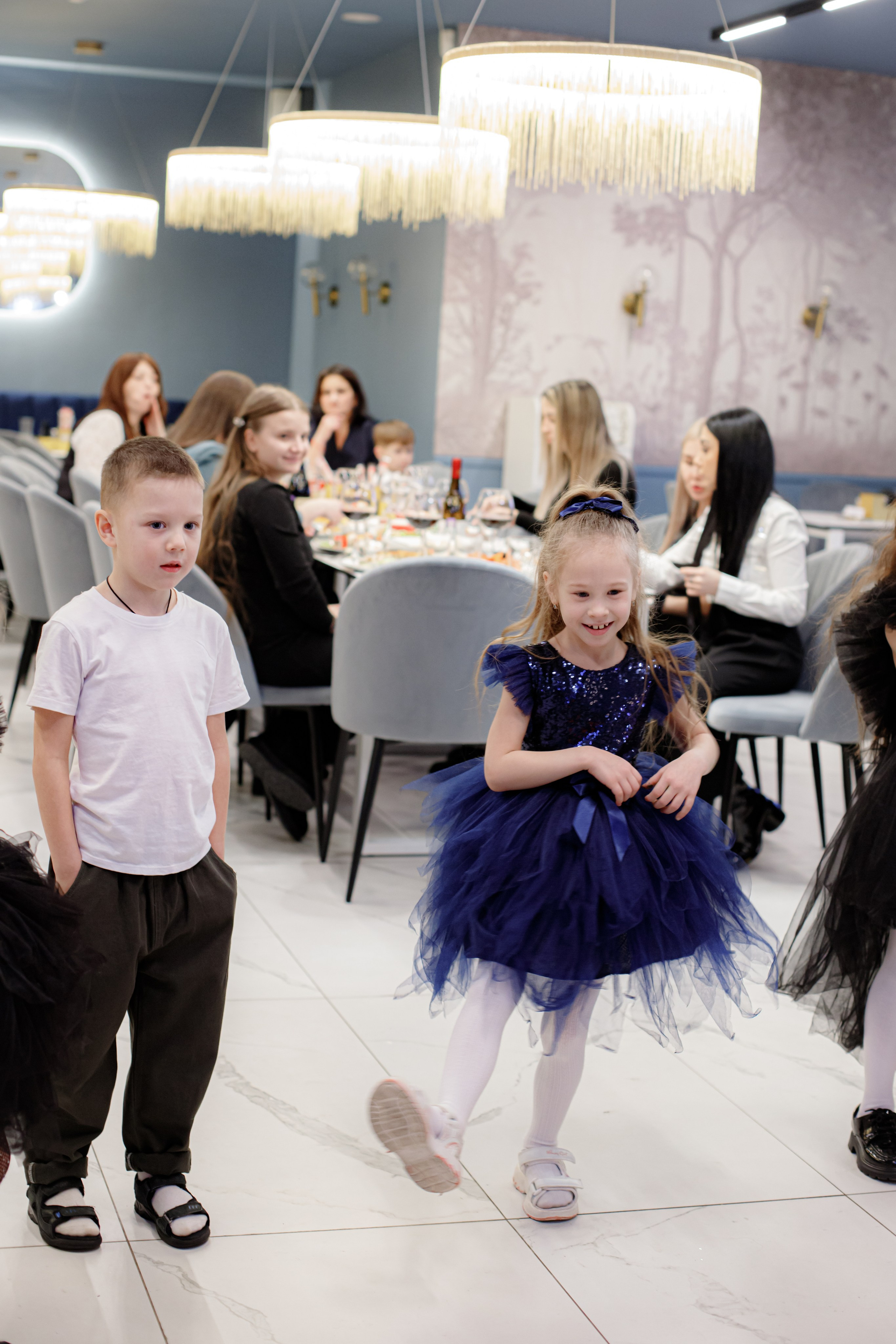 ASIA'S BIRTHDAY PARTY. Photokarish