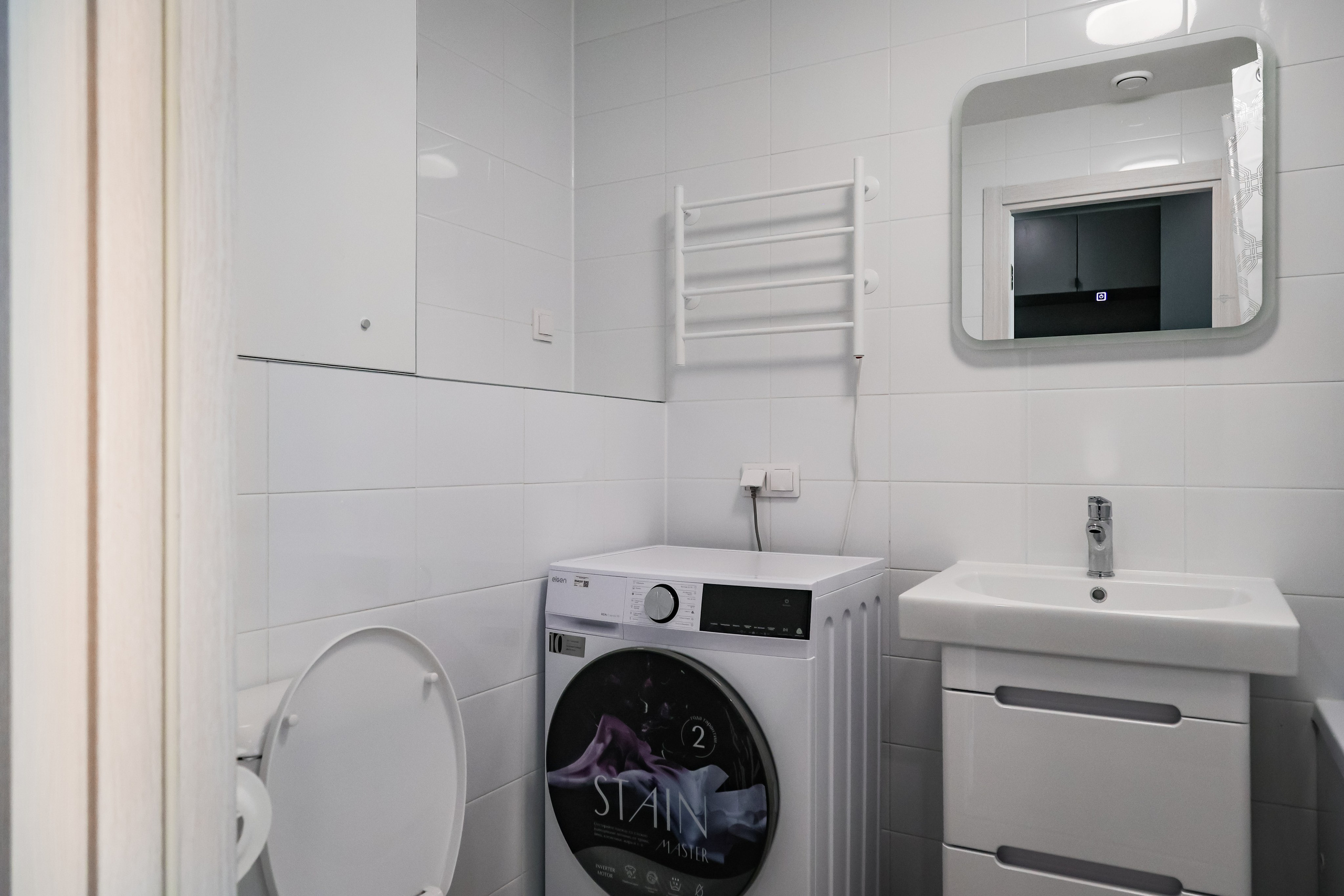 APARTMENT COMPLEX INTERIOR. Mixturecaptures