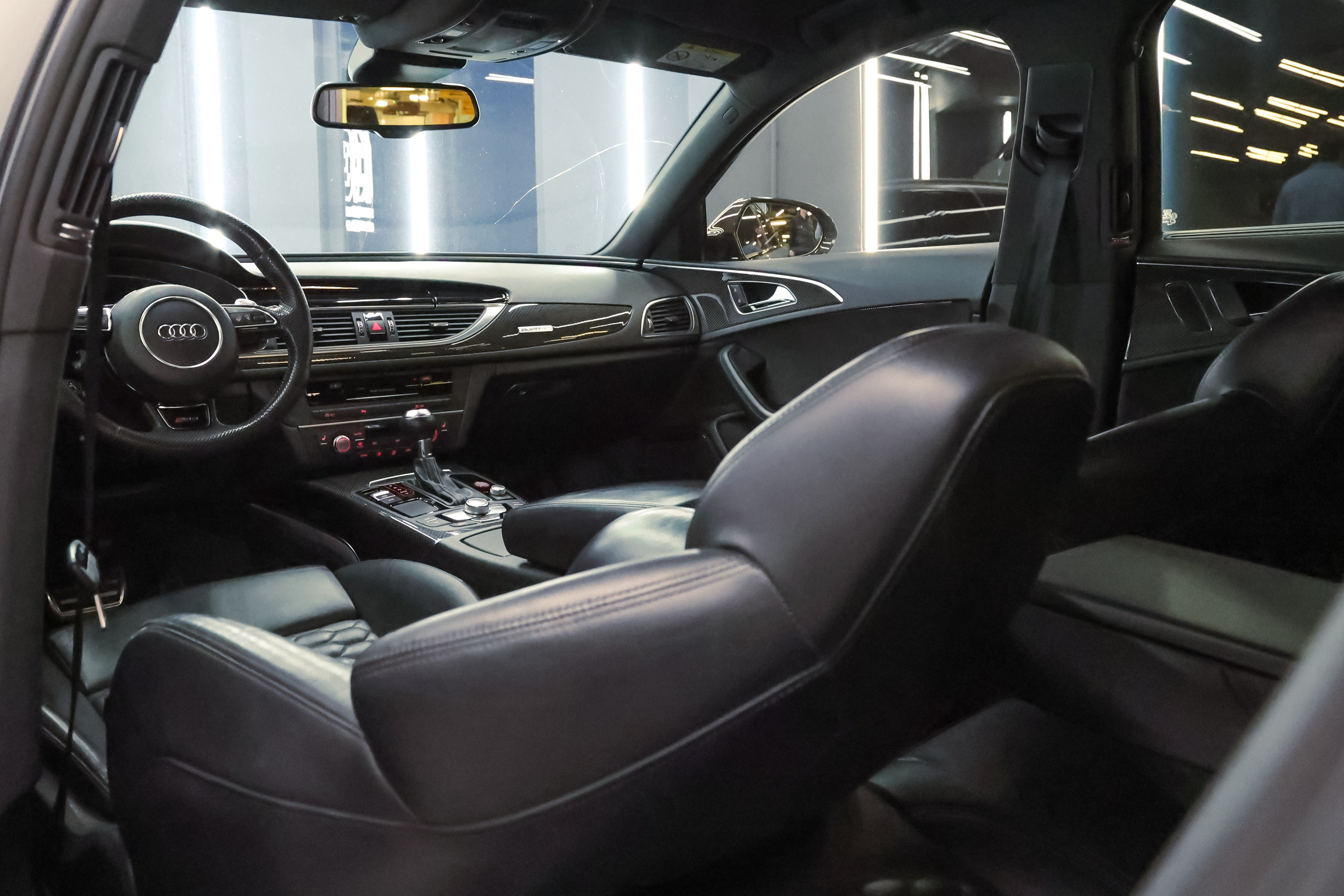 2017 AUDI RS6. Mixturecaptures