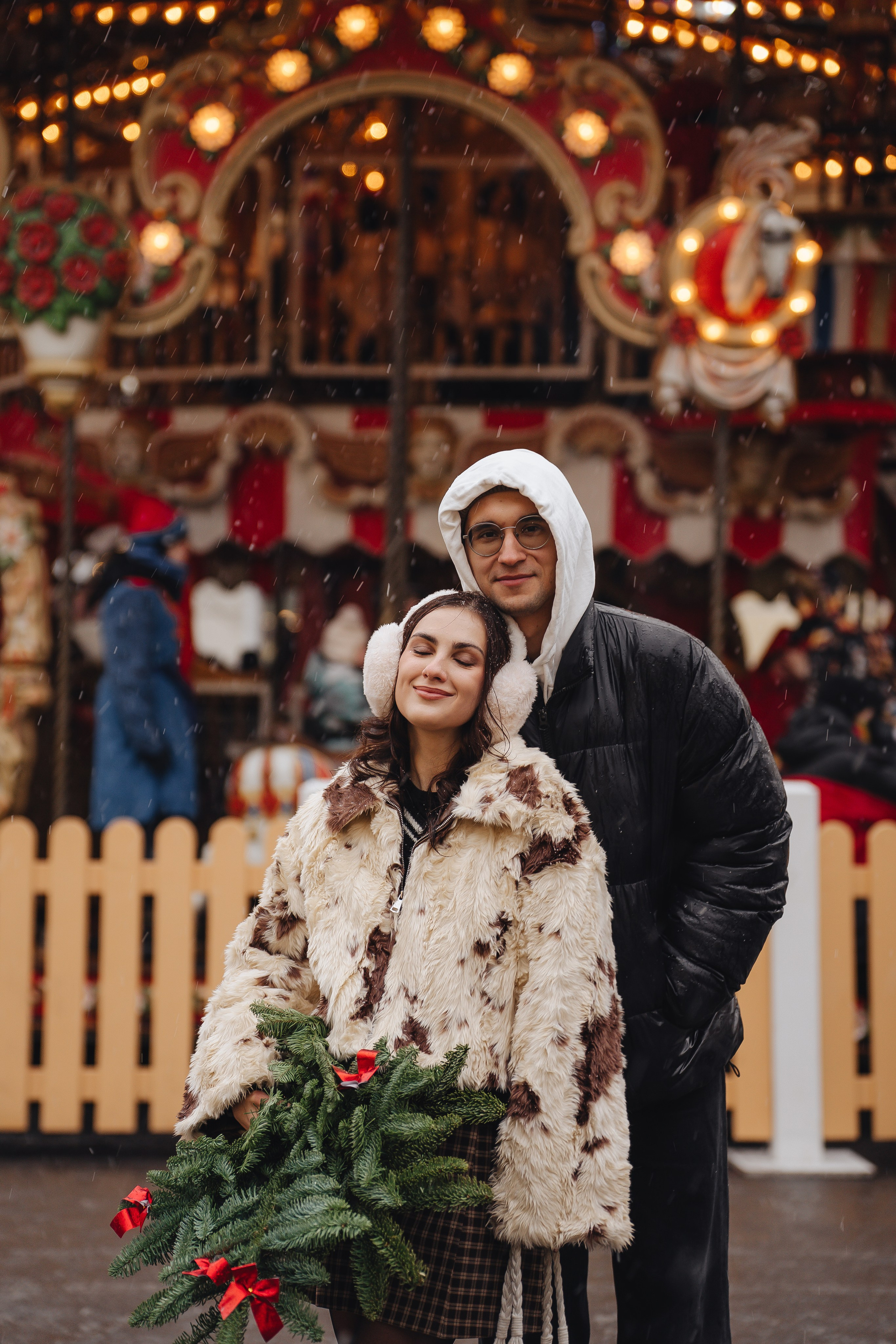 ПРОГУЛКА НА МАНЕЖНОЙ ПЛОЩАДИ ДЛЯ ДЕВУШКИ ПЕРЕД НОВЫМ ГОДОМ (НОВОГОДНЯЯ ФОТОСЕССИИЯ НА МАНЕЖНОЙ ПЛОЩАДИ). Профессиональный фотограф, Санкт-Петербург — Виктория Богомолова