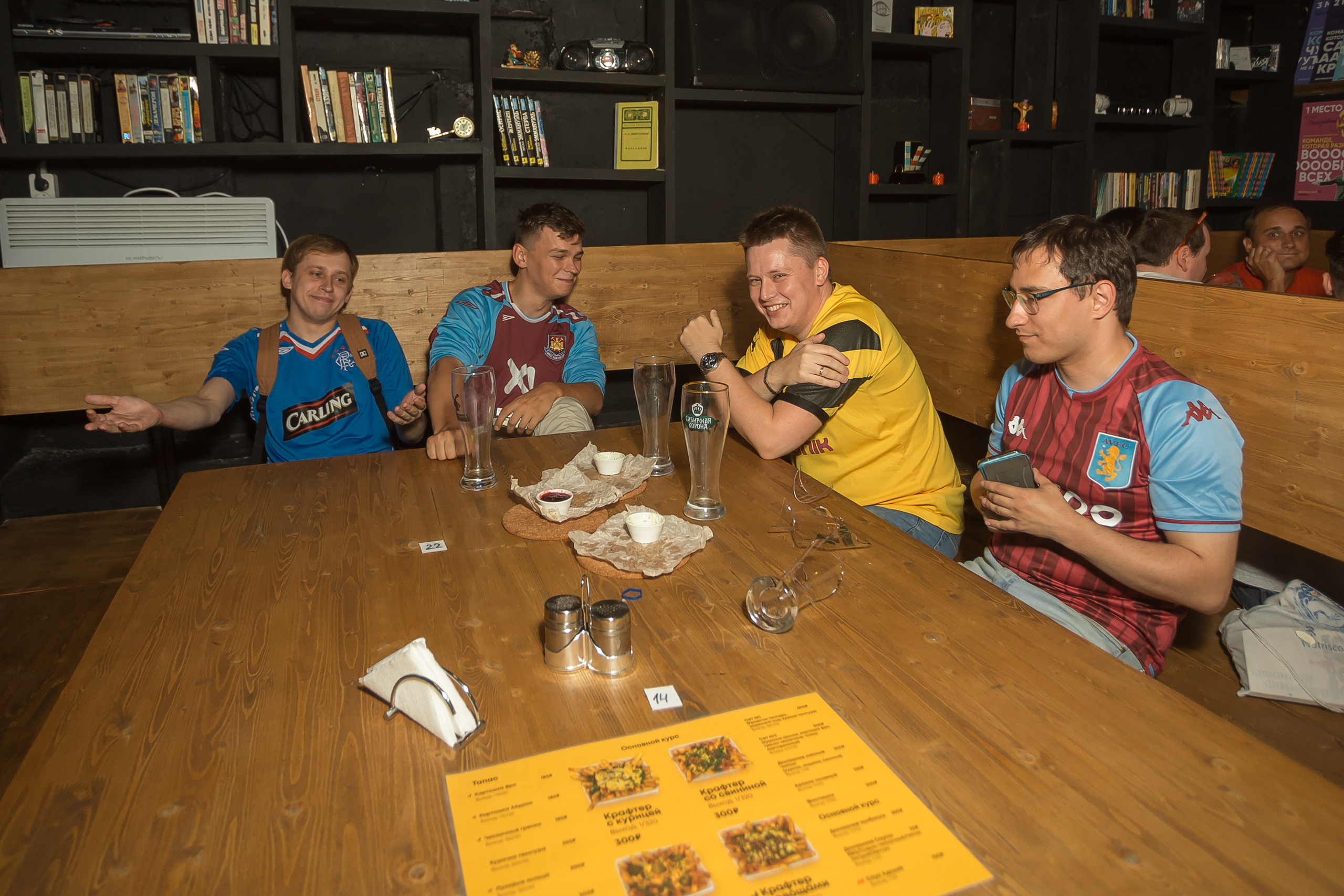 Футбольный квиз «Удар головой». Фотографиня Мария Дикова