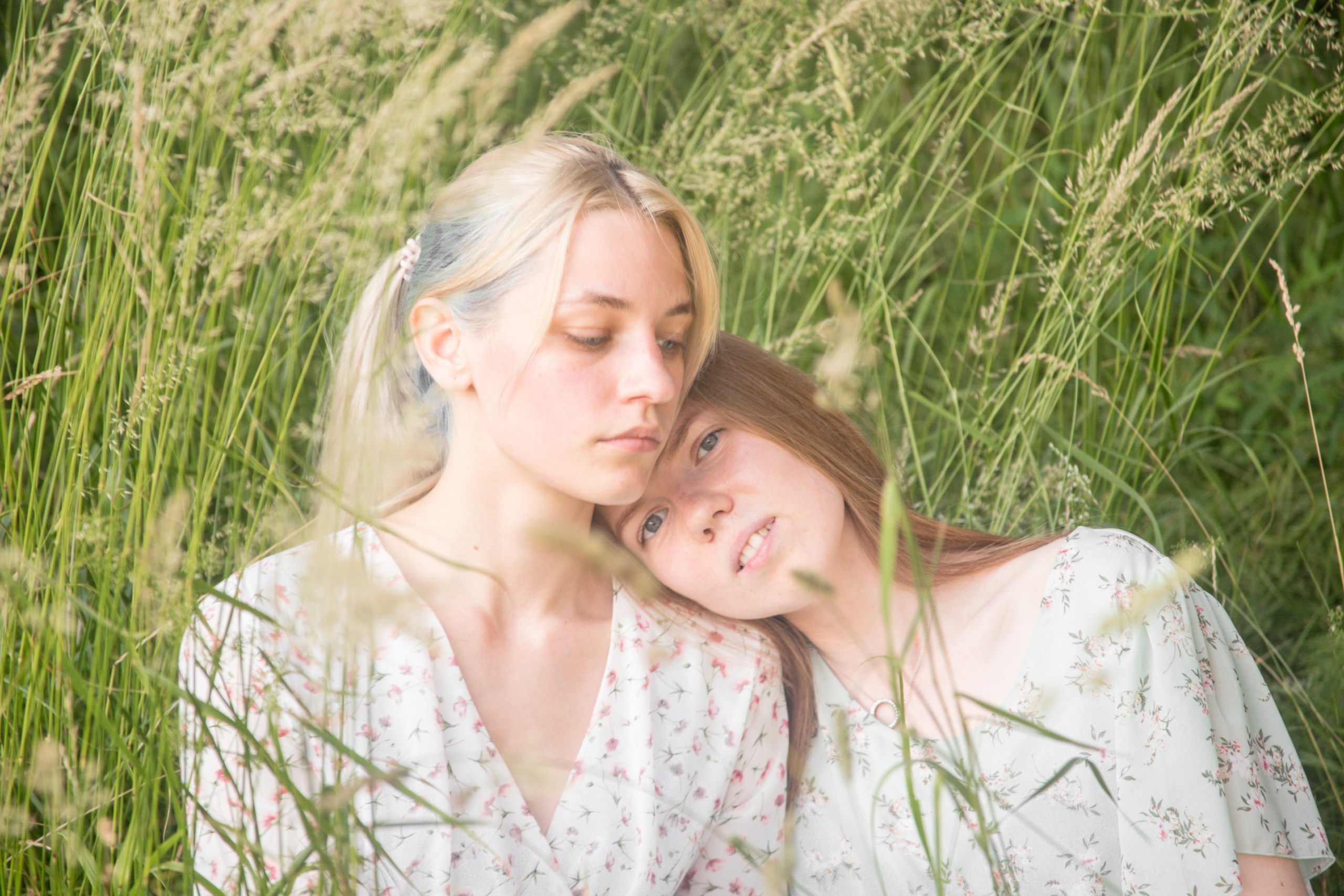 Лена и Света на природе. Фотограф Пермь. Фотосессия в фотостудии Перми и на свежем воздухе