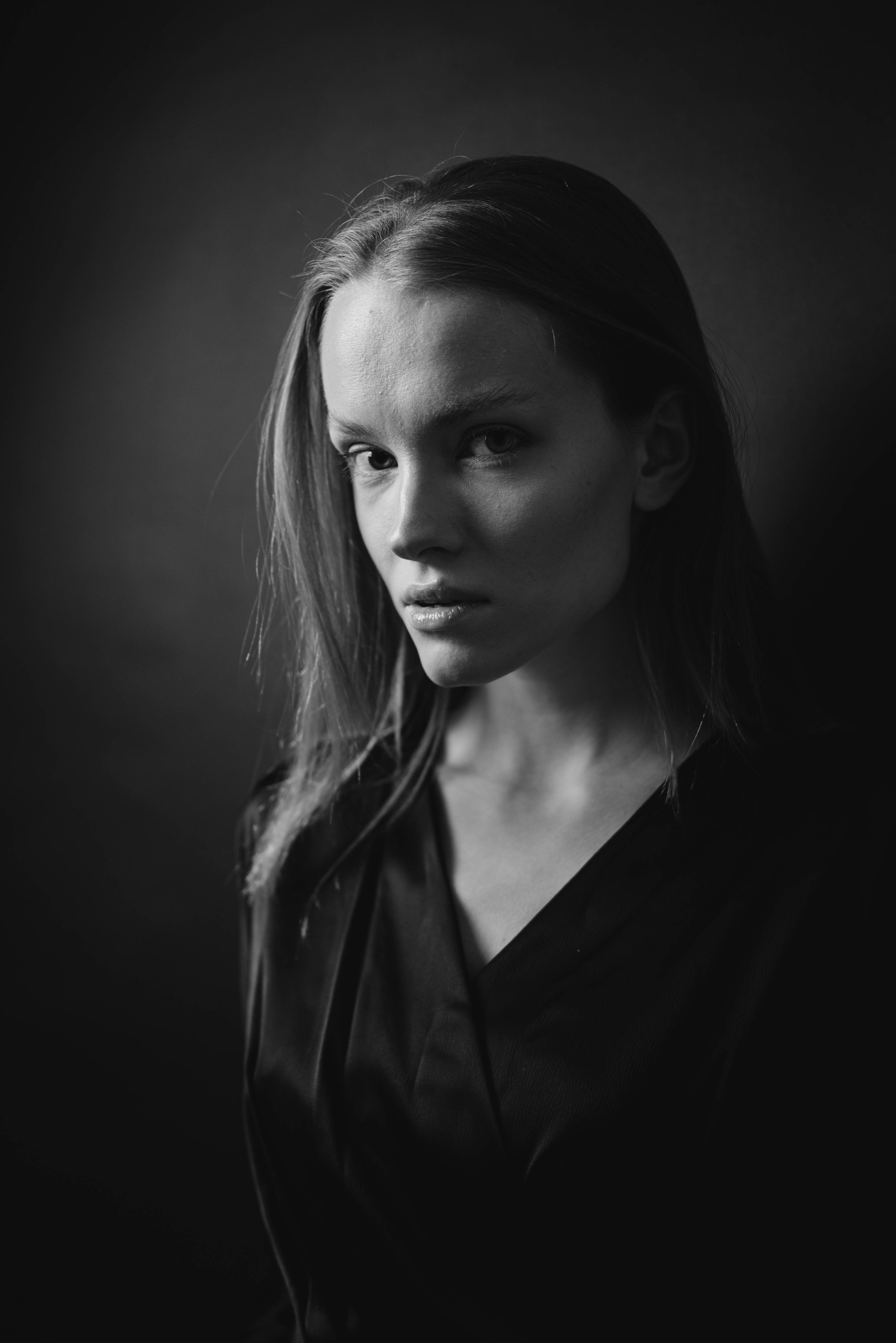 Съемка в темной студии. Портретный и свадебный фотограф в Тбилиси • xeniqo