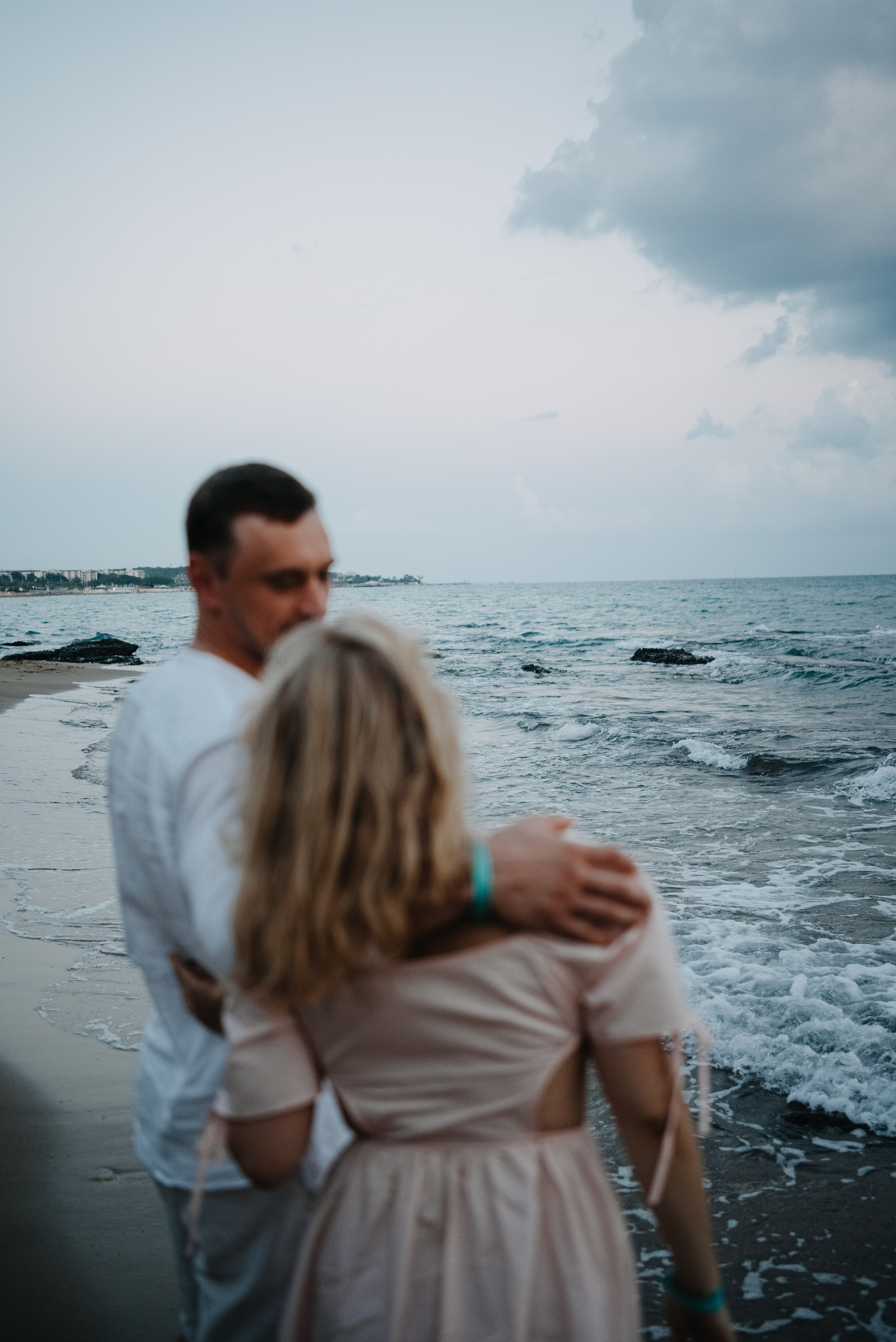 Съемка пары на море. Портретный и свадебный фотограф в Тбилиси • xeniqo