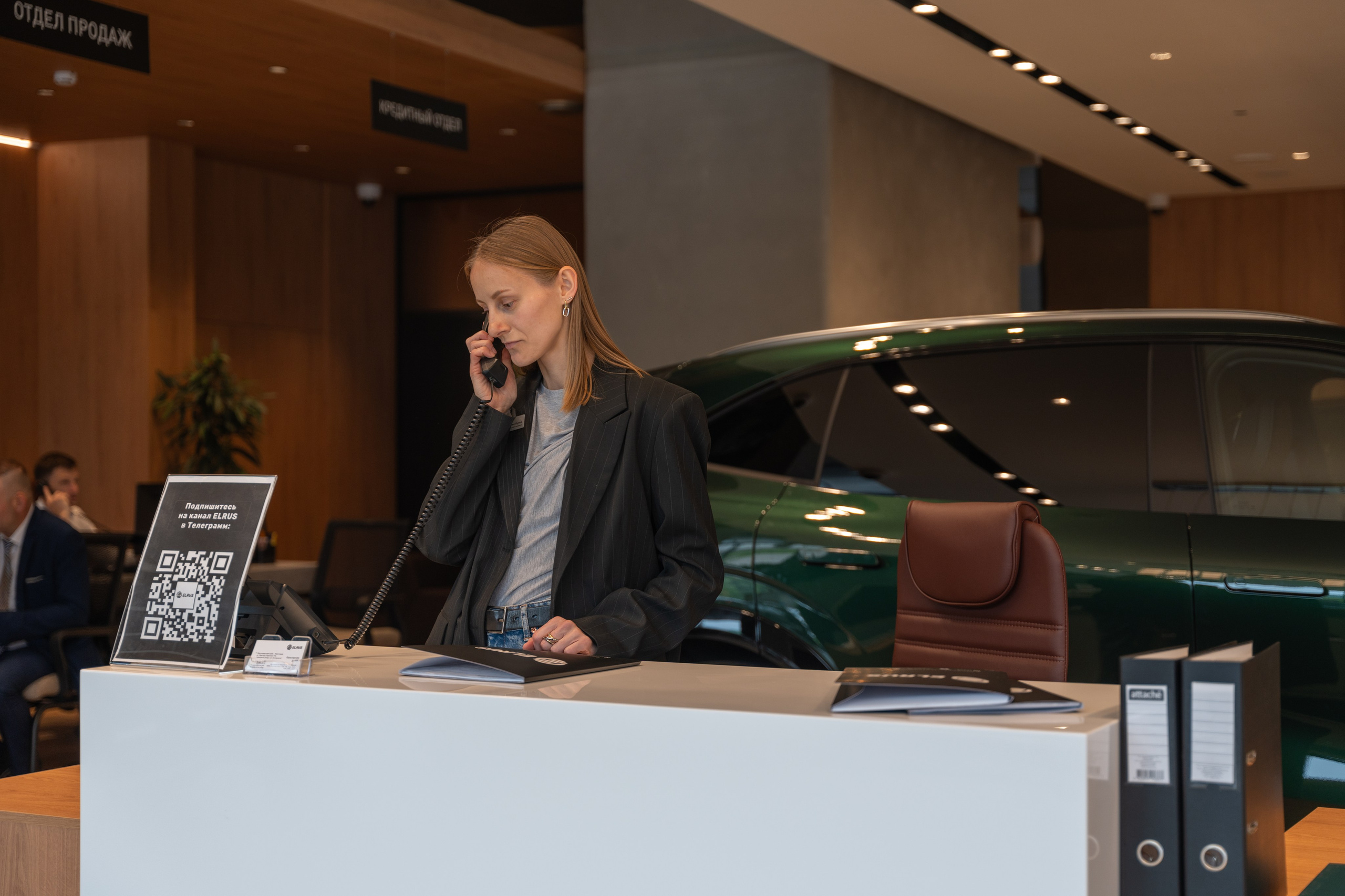 Интерьерная фотосъемка автосалона Elrus в Краснодаре. Zeekr, LiXiang Профессиональная фотосъемка интерьера премиум-автосалона в Краснодаре. Шедевры для Вас! Фотограф и Видеограф в Краснодаре Пахиев Руслан