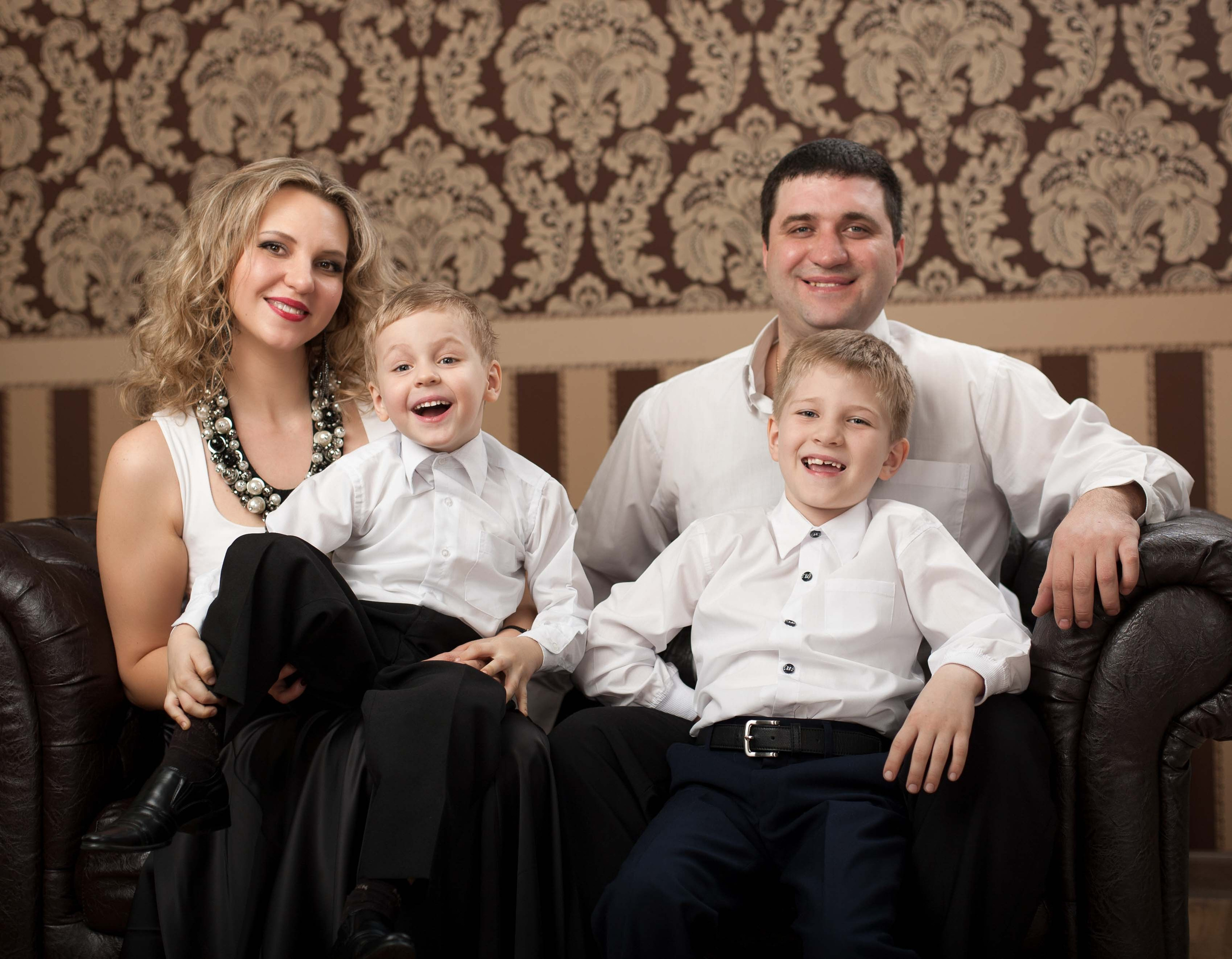 Фотосессия семейная. Фотостудия Алматы. Семейная и детская фотостудия Family studio.Фотограф Алматы