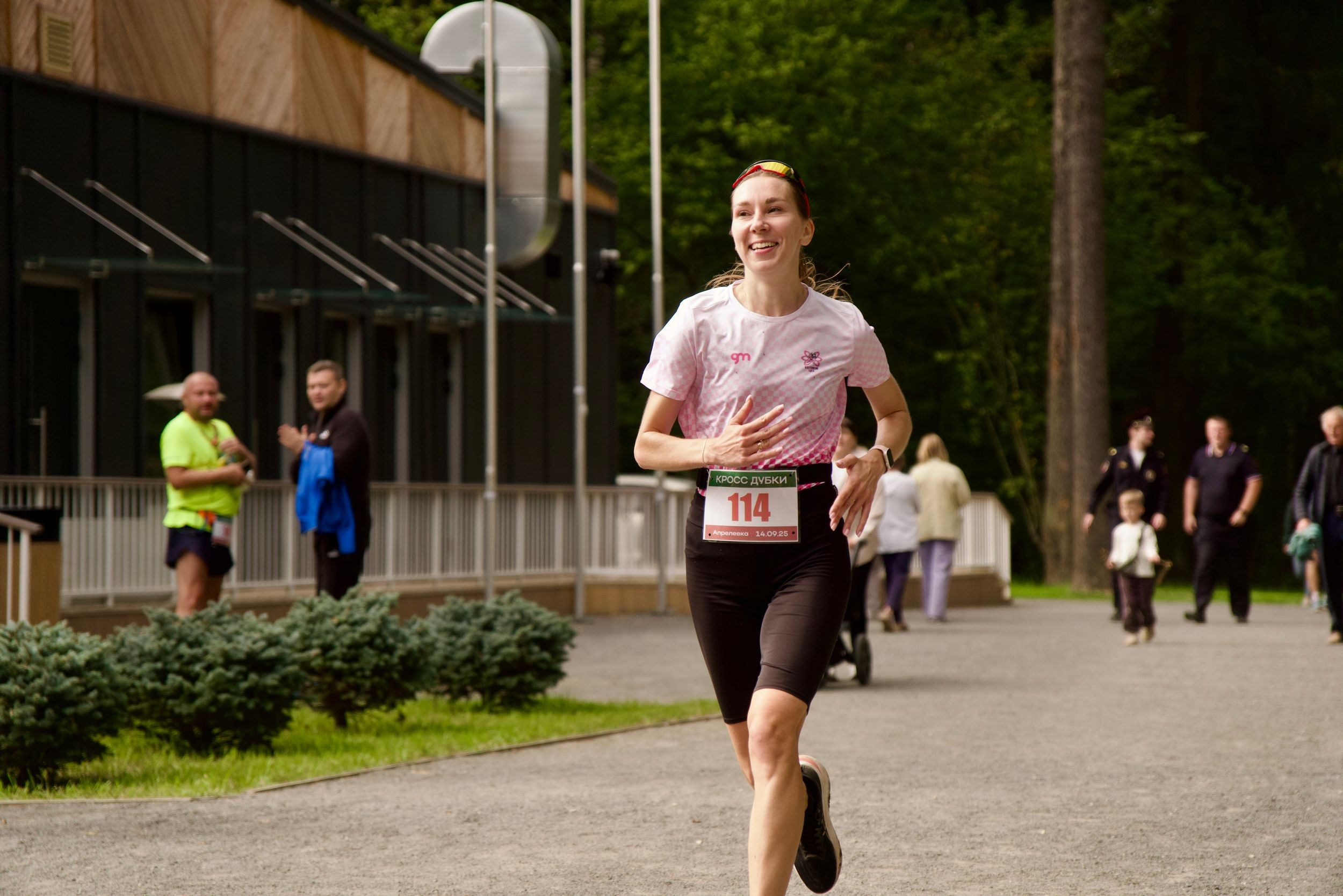 Забег в парке «Дубки». Кафе «БЕЛКА НАШЕПТАЛА». Ну оооочень концептуальное кафе