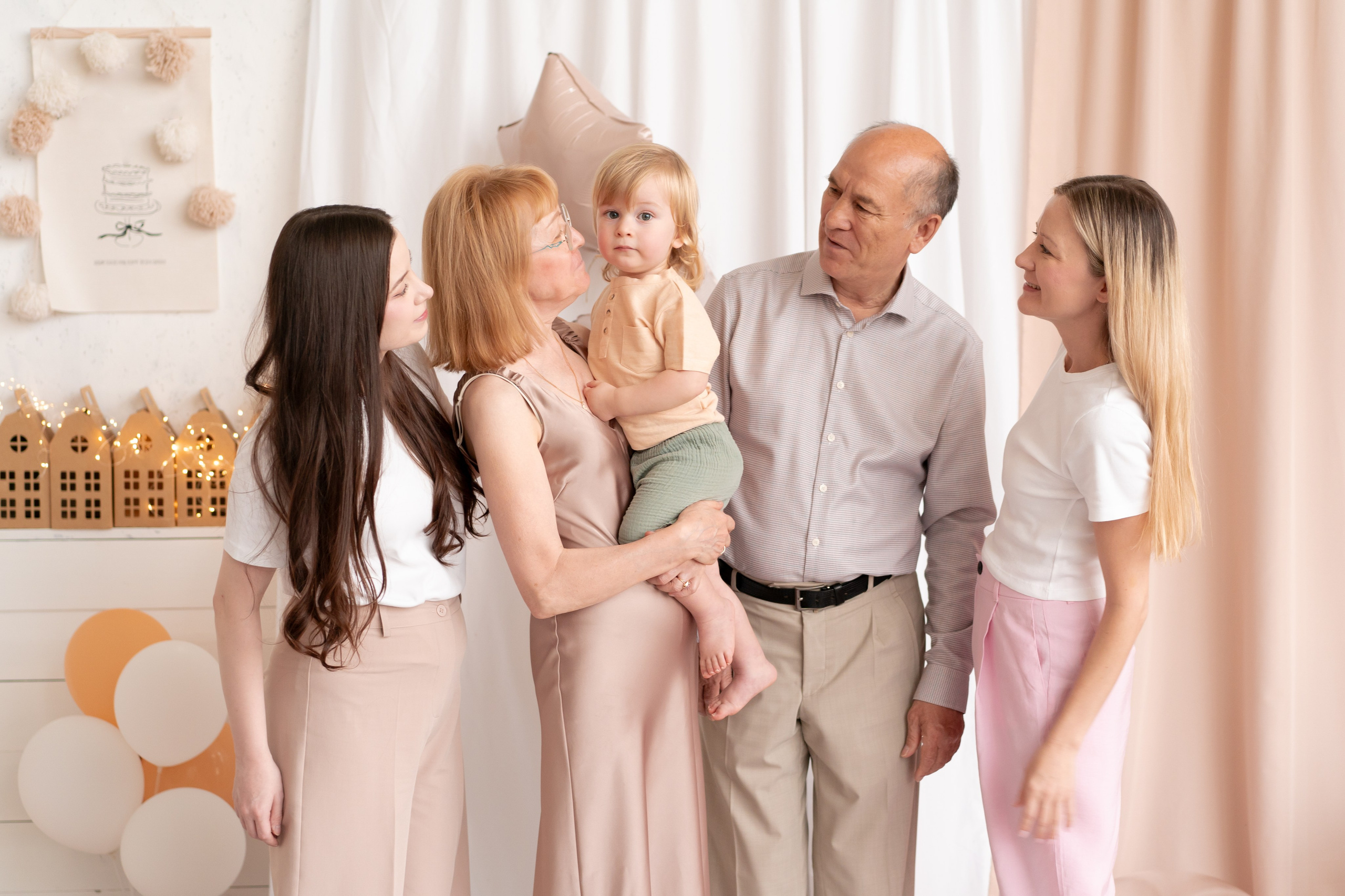 Мишенька с семьёй. Детская, семейная фотостудия в Санкт-Петербурге