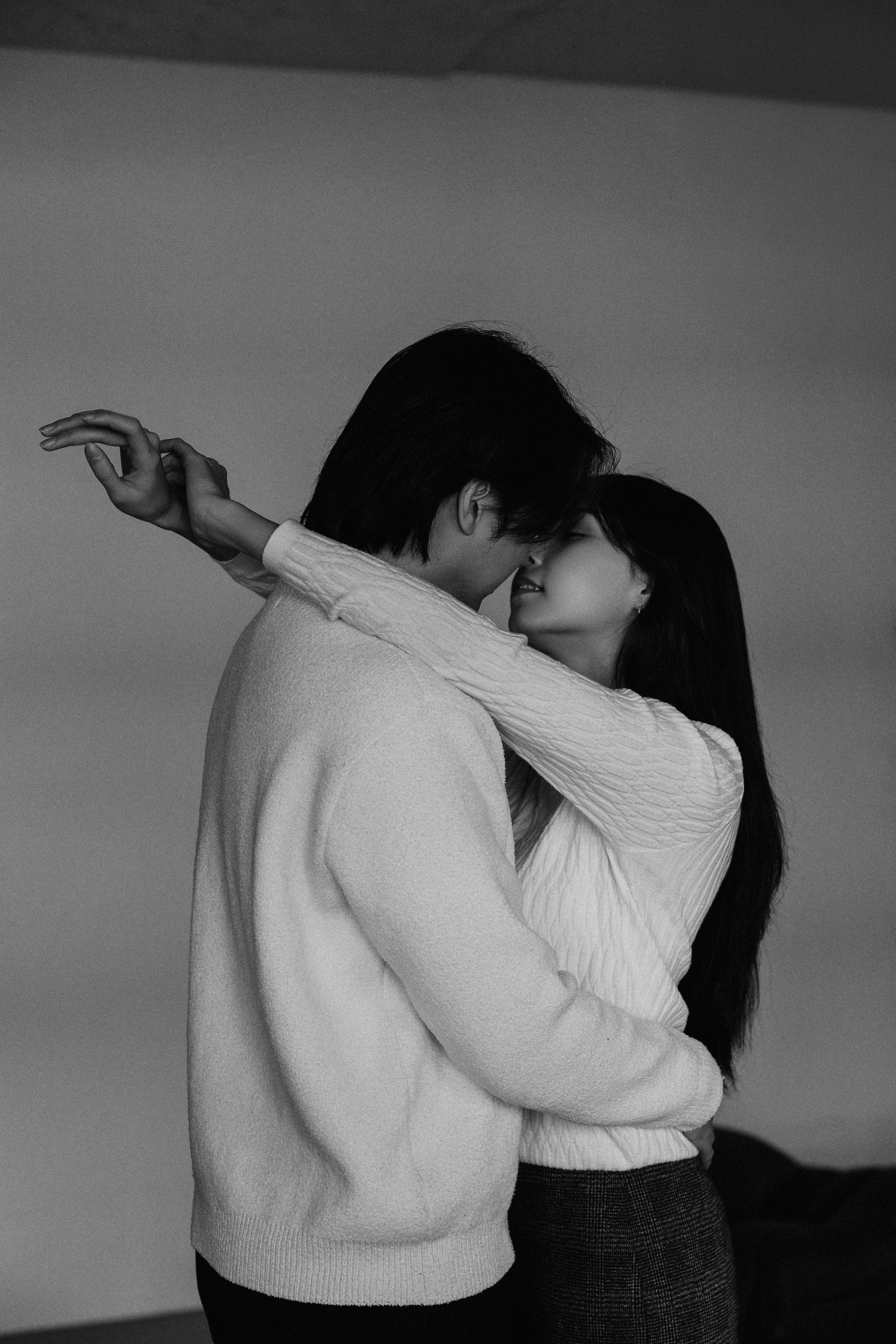 Love story в Пусане в студии с естественным и искусственным светом. ВАШ ФОТОГРАФ В ПУСАНЕ (Южная Корея) Александра Ануфрий