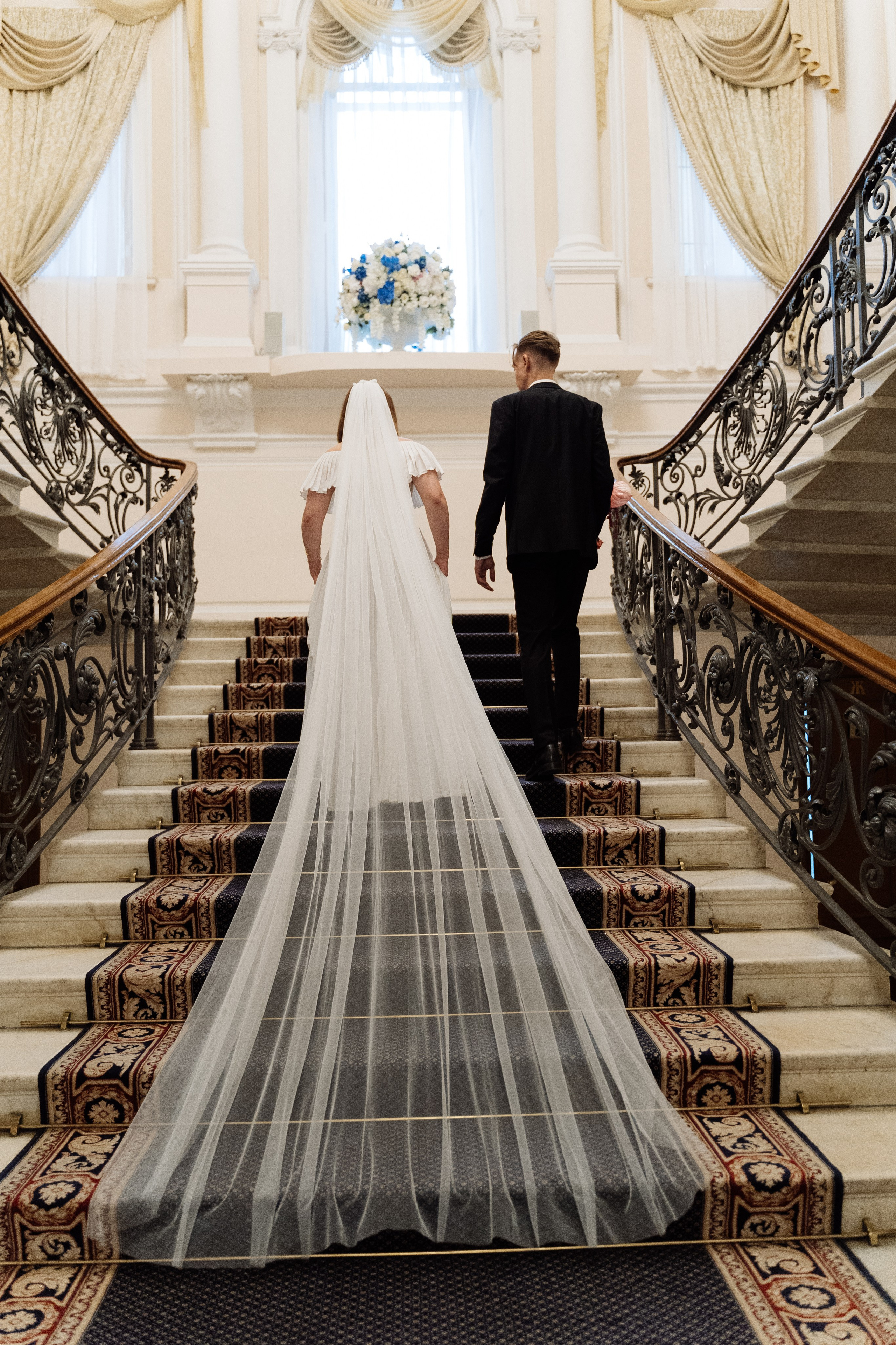 Свадьба на крыше Петербурга. Свадебный фотограф организатор в Санкт-Петербурге Ассоль Опарина