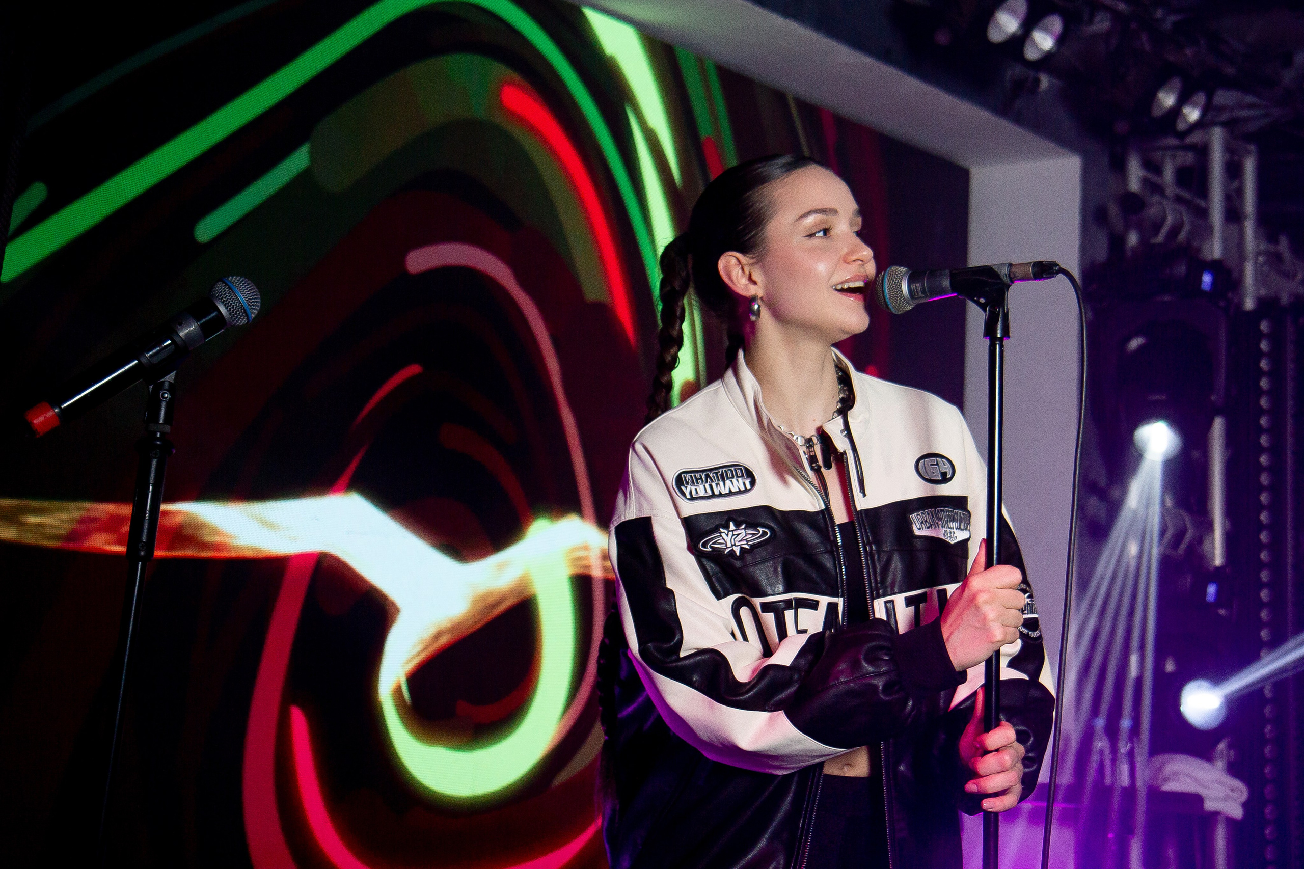 Концерт VA.NO | QUEST PISTOLS SHOW. Репортажный фотограф в Ялте Алексей Семёнов