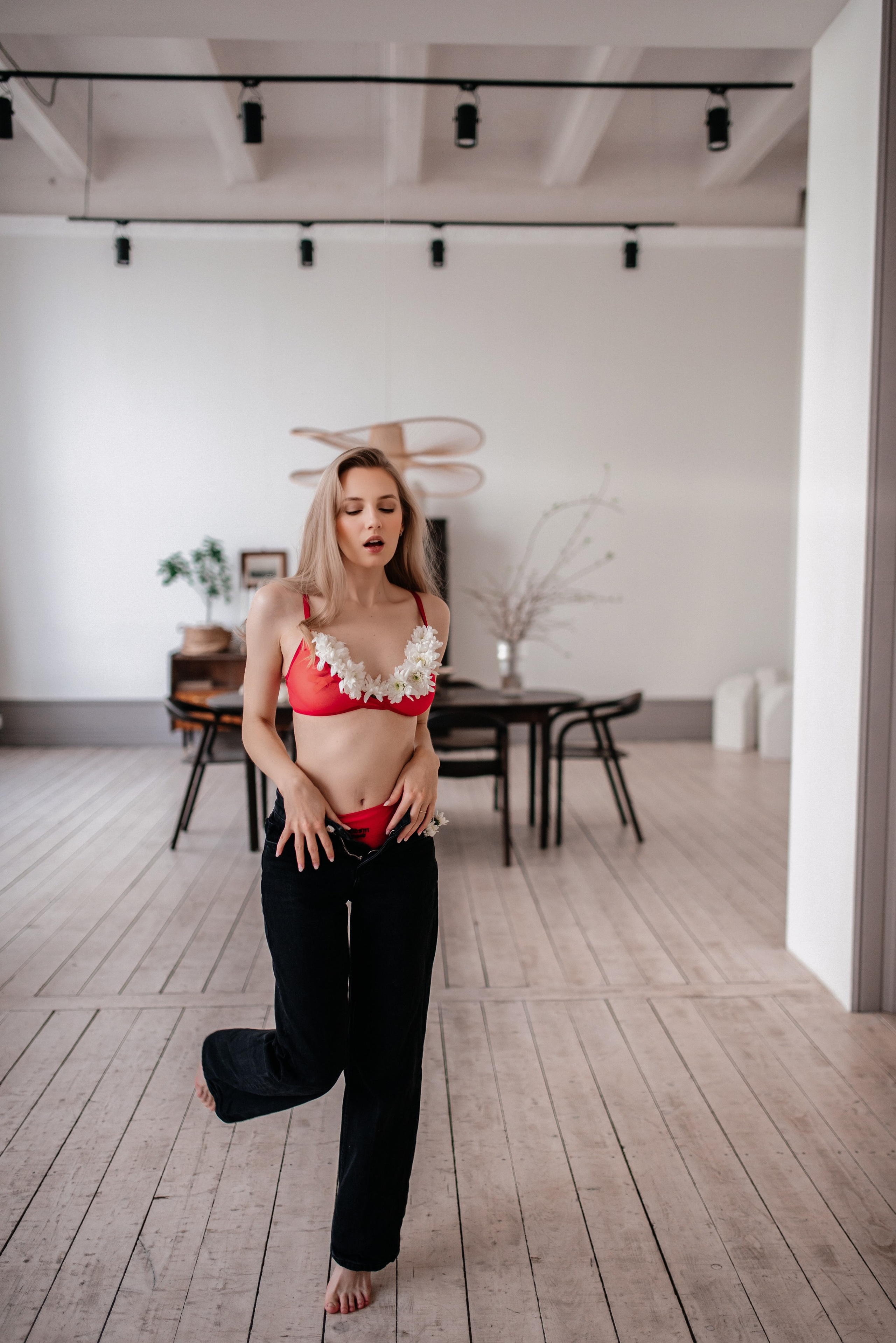 Диона, 2024. Главная