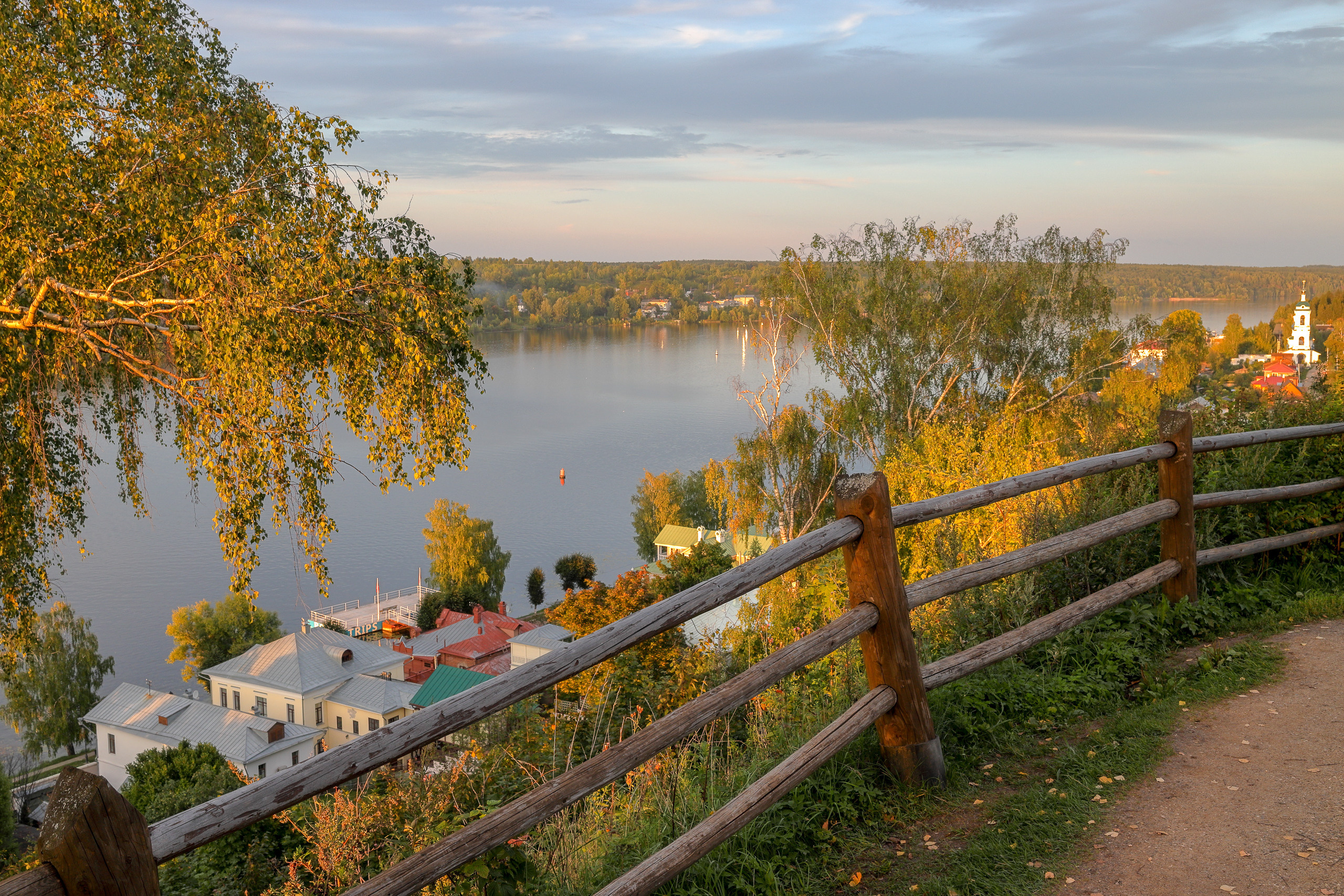 Плес. Вид с Соборной горы на Волгу