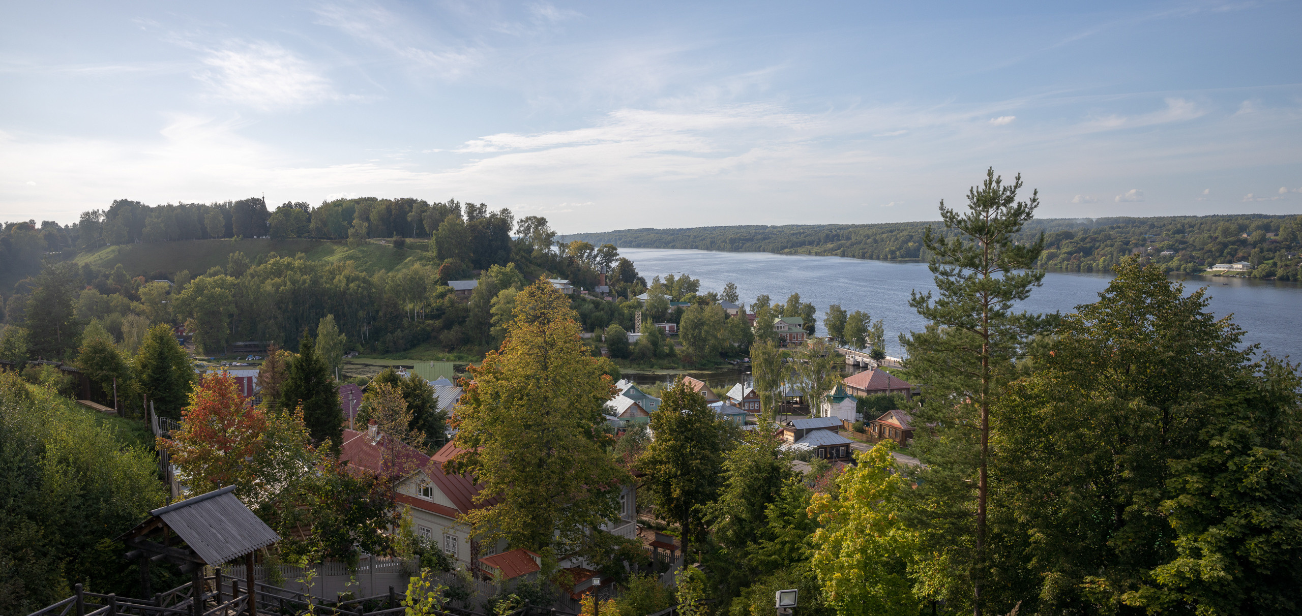 Плес. Вид на Соборную гору (в старину называлась Башенной) и Волгу