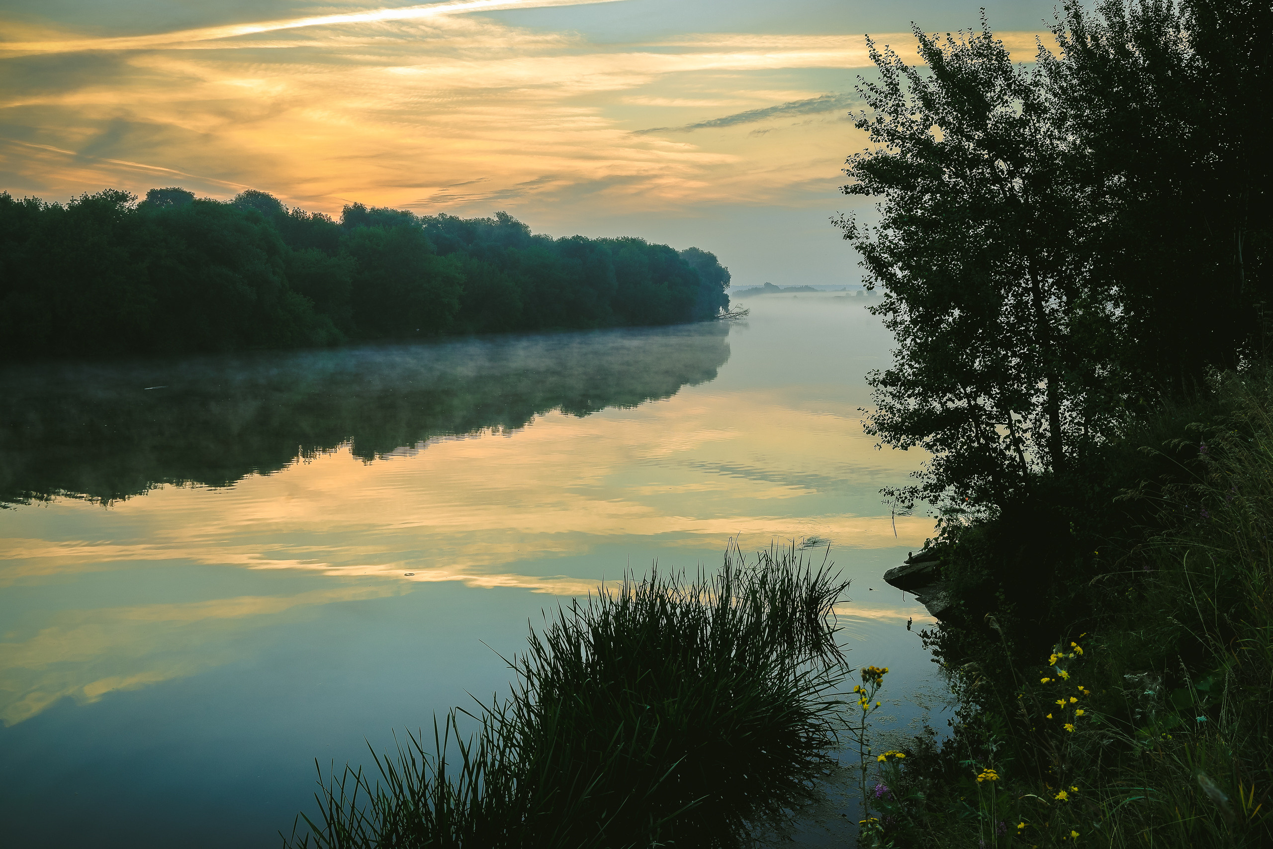 Рассвет на реке Москва. Moscow river