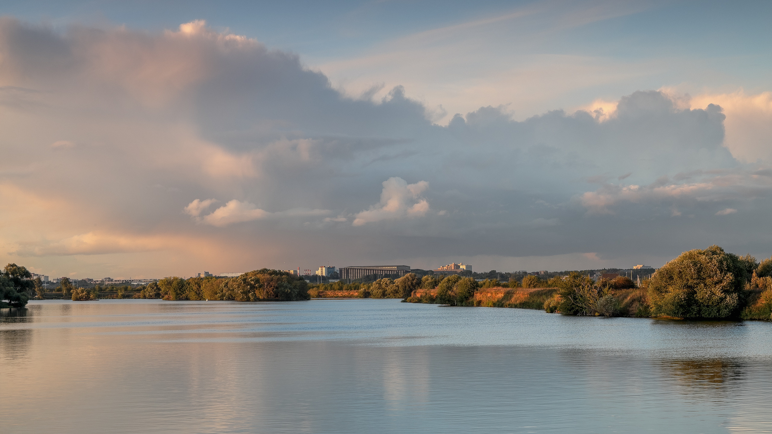 Вид на город Жуковский с реки Москва