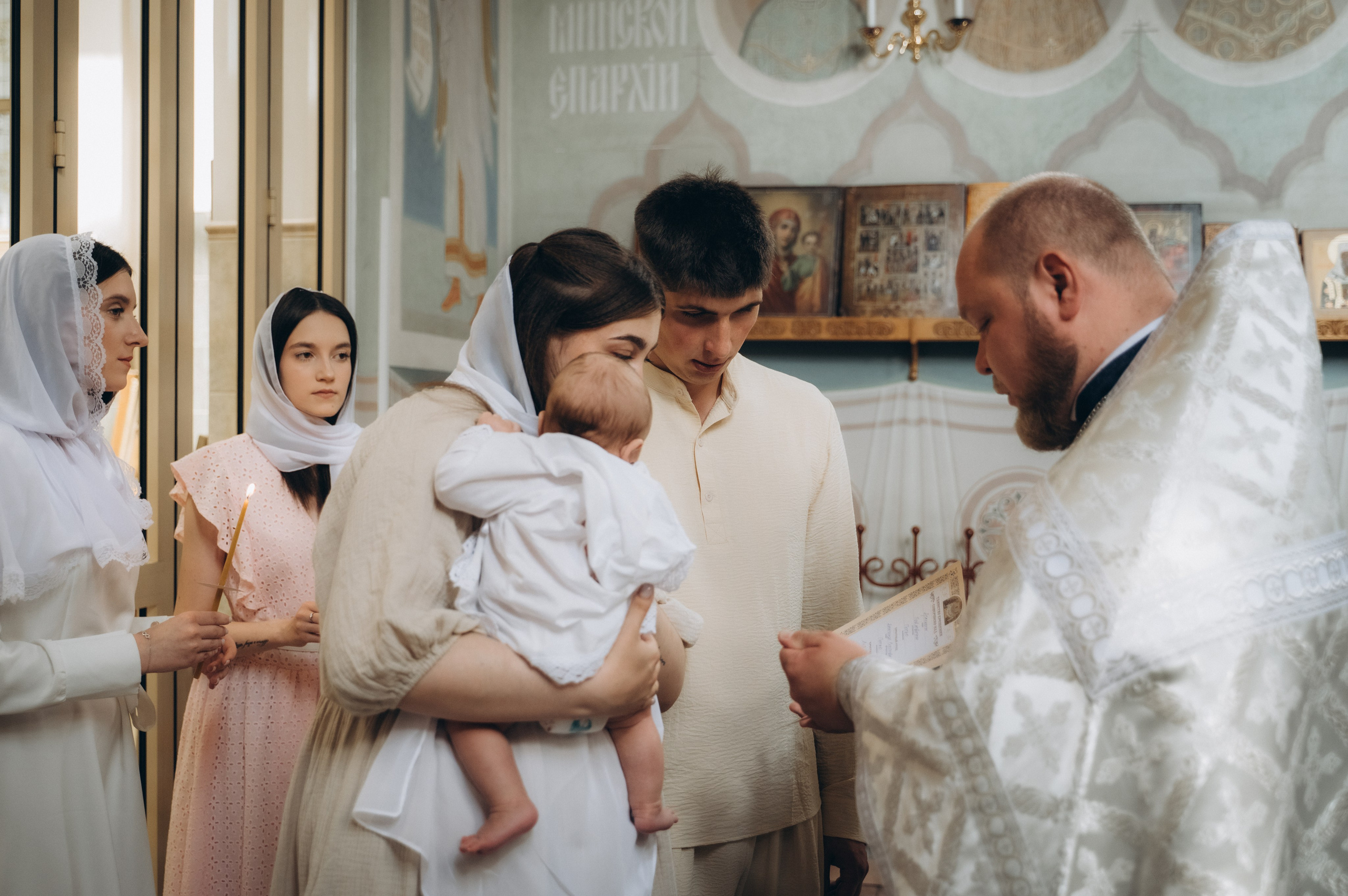 Крещение Арсения (Дом Милосердия). Семейный фотограф в Минске Дарья Дреко