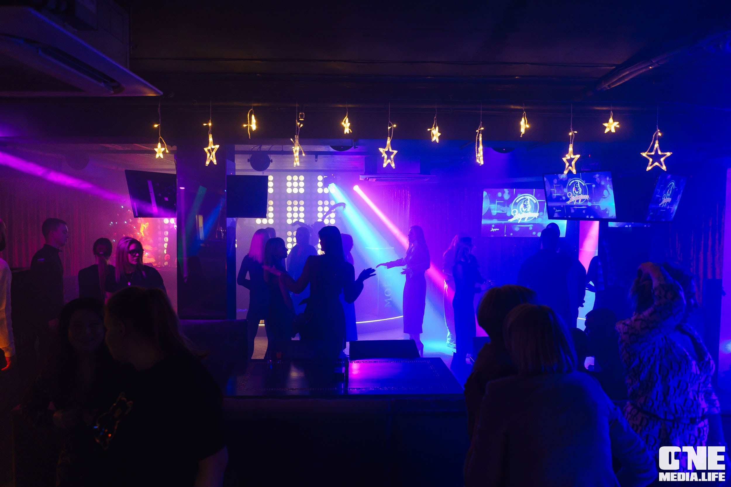 Фоторепортаж из караоке-клуба Эйфория. One Media Life: фоторепортажи, фотоотчеты с мероприятий и заведений