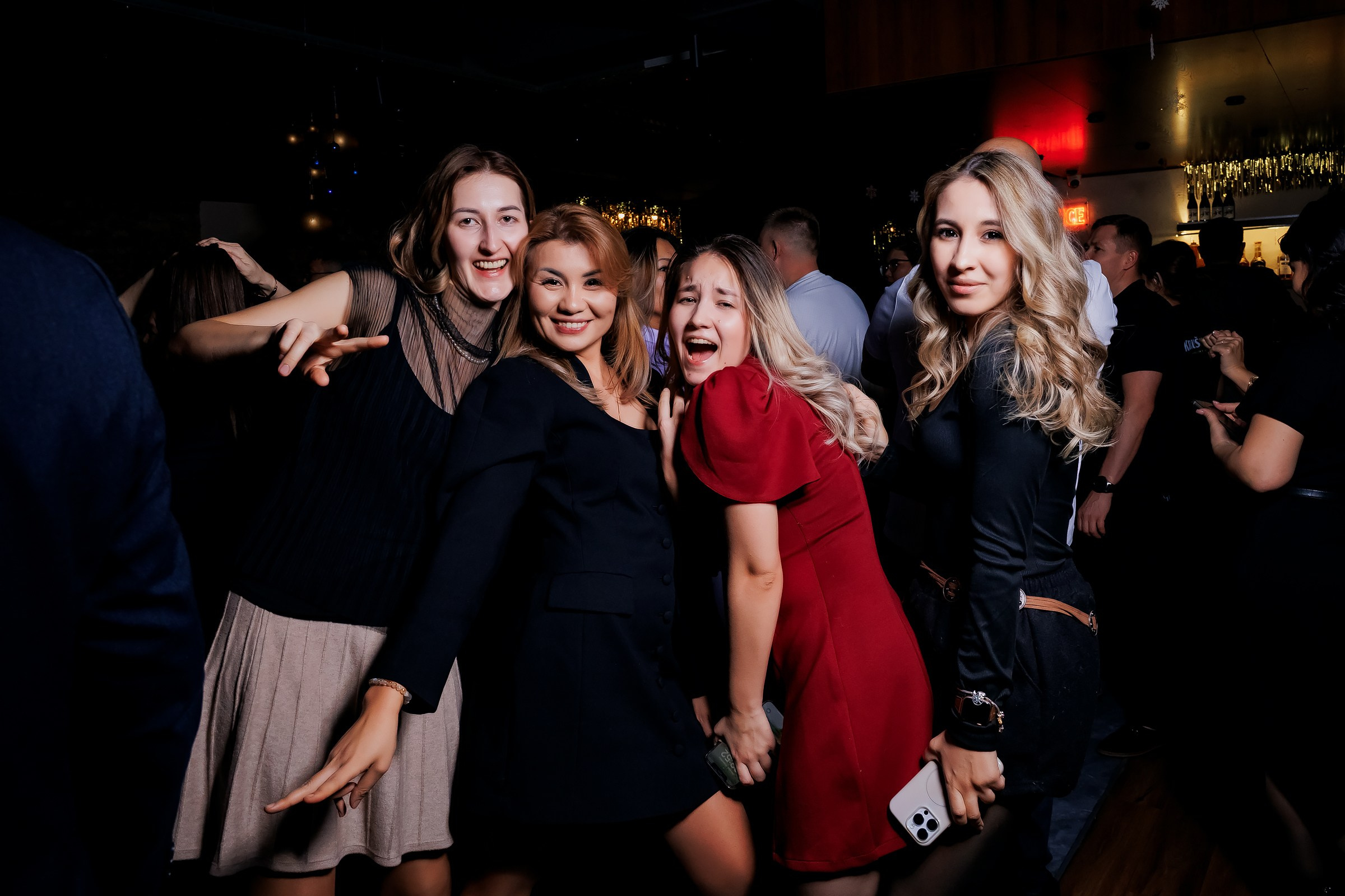Chechil Pub на Жарокова-Chechil Жарокова. Репортажный фотограф в Алматы Каюпов Сержан