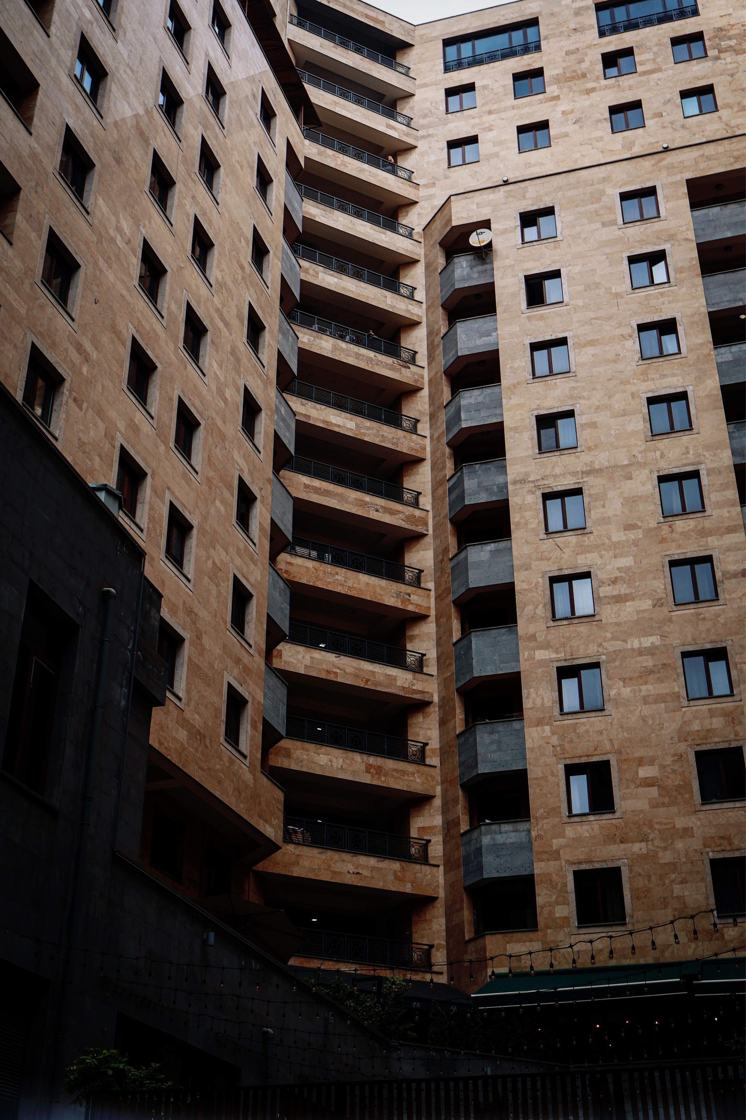 YEREVAN. Элиз — фотограф в Москве. Снимаю людей, архитектуру, город, животных и создаю визуальный контент для брендов