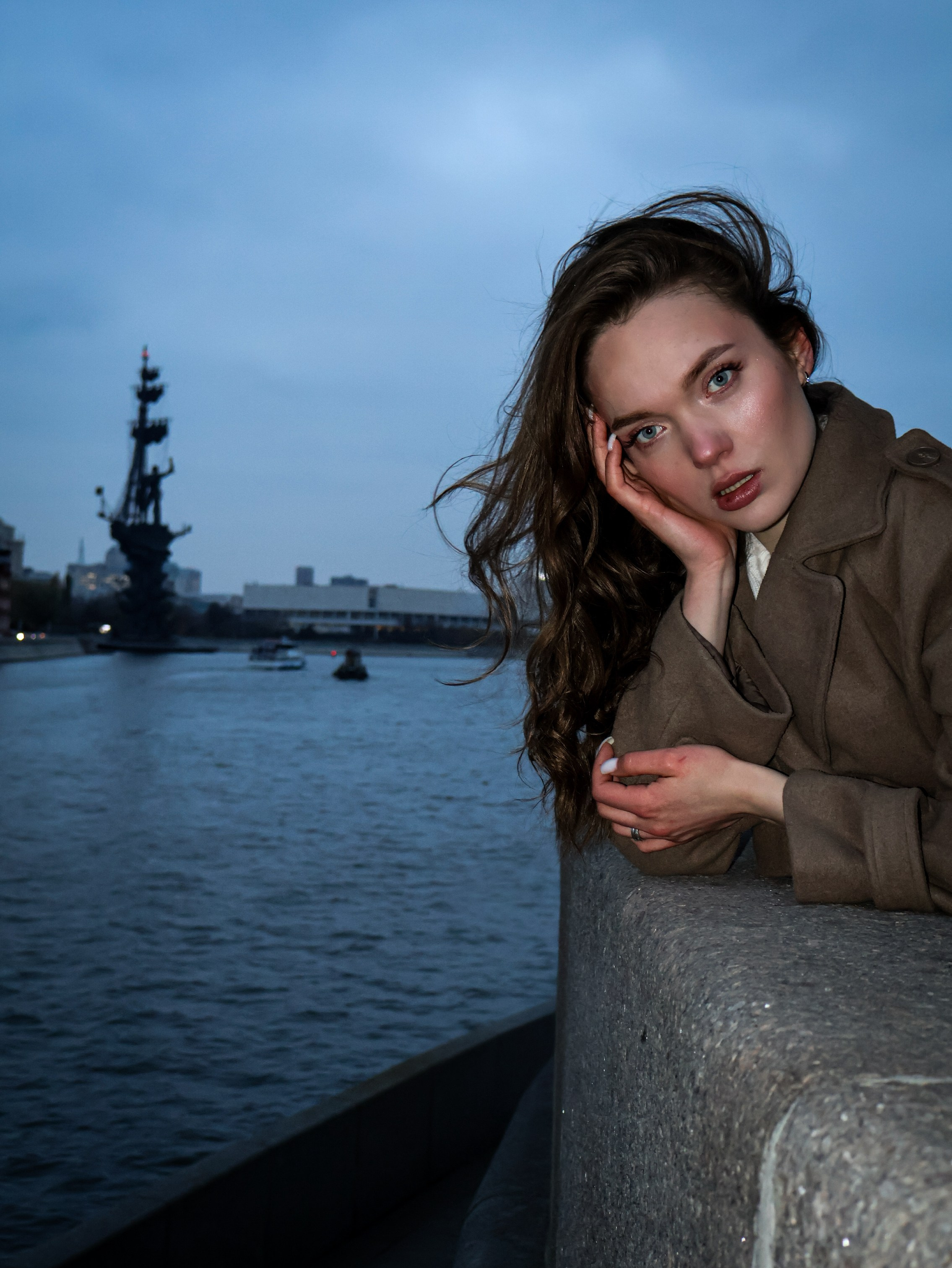 Света. Элиз — фотограф в Москве. Снимаю людей, архитектуру, город, животных и создаю визуальный контент для брендов