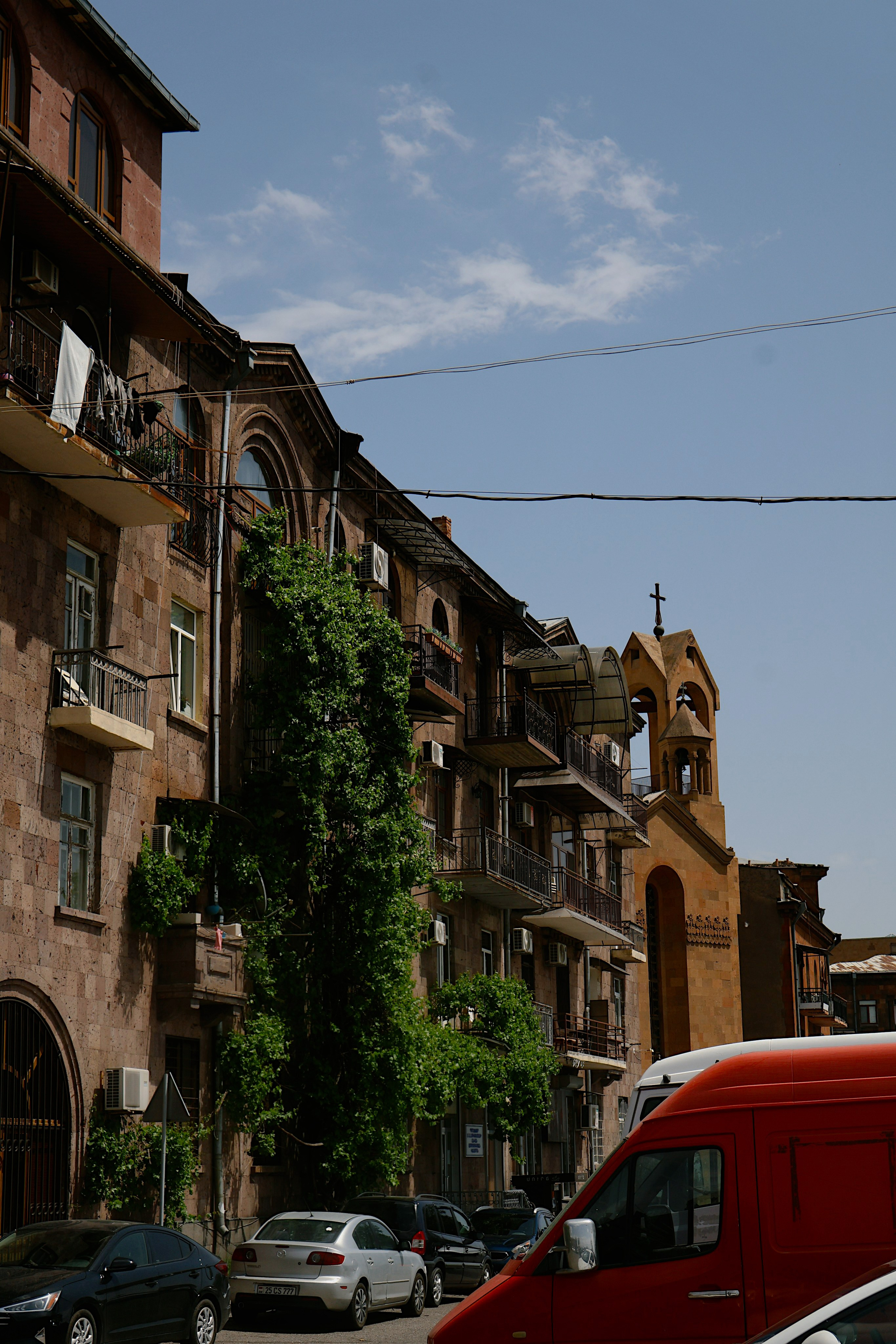 YEREVAN. Элиз — фотограф в Москве. Снимаю людей, архитектуру, город, животных и создаю визуальный контент для брендов