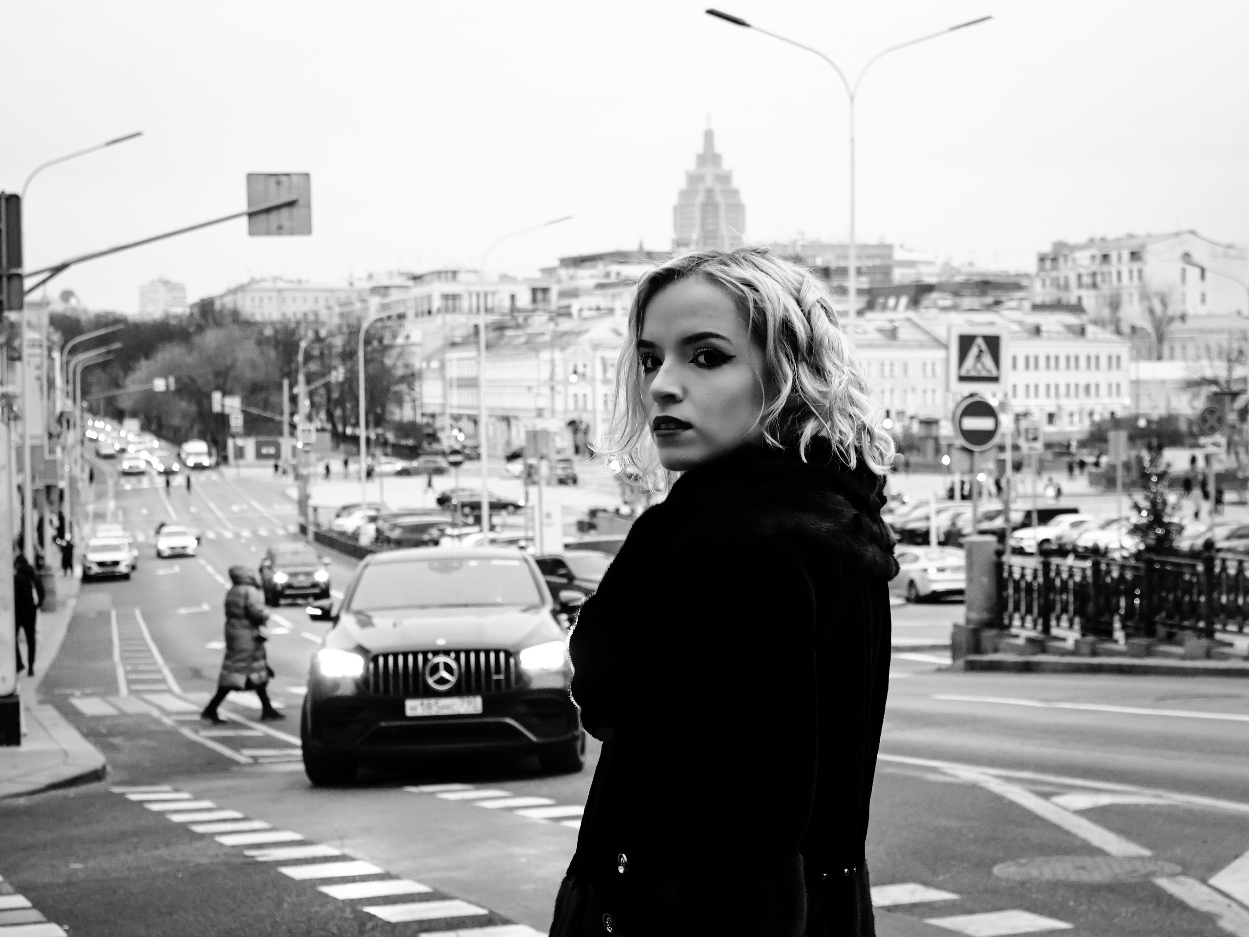 Уличная съемка — София, Москва. Элиз — фотограф в Москве. Снимаю людей, архитектуру, город, животных и создаю визуальный контент для брендов