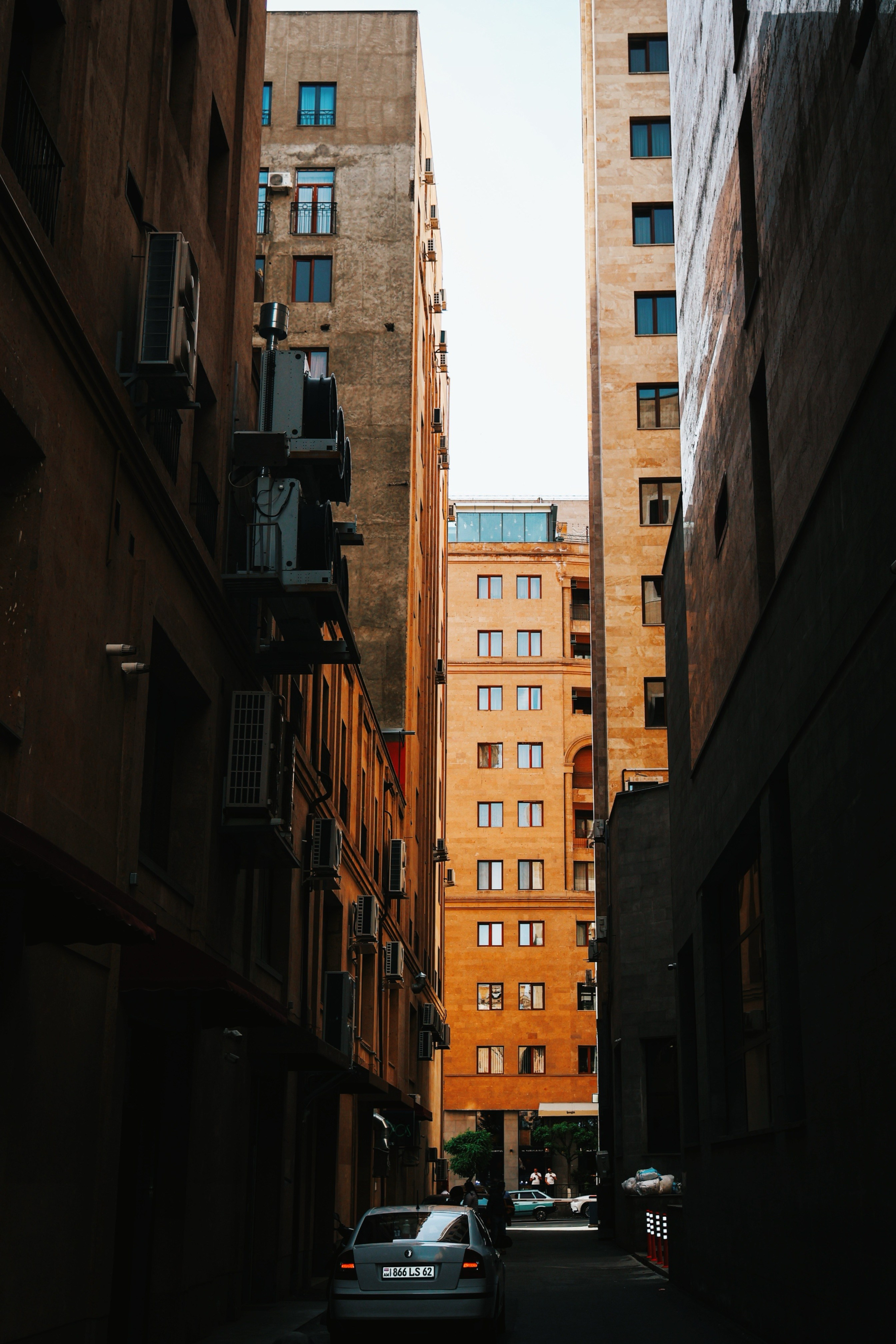 YEREVAN. Элиз — фотограф в Москве. Снимаю людей, архитектуру, город, животных и создаю визуальный контент для брендов
