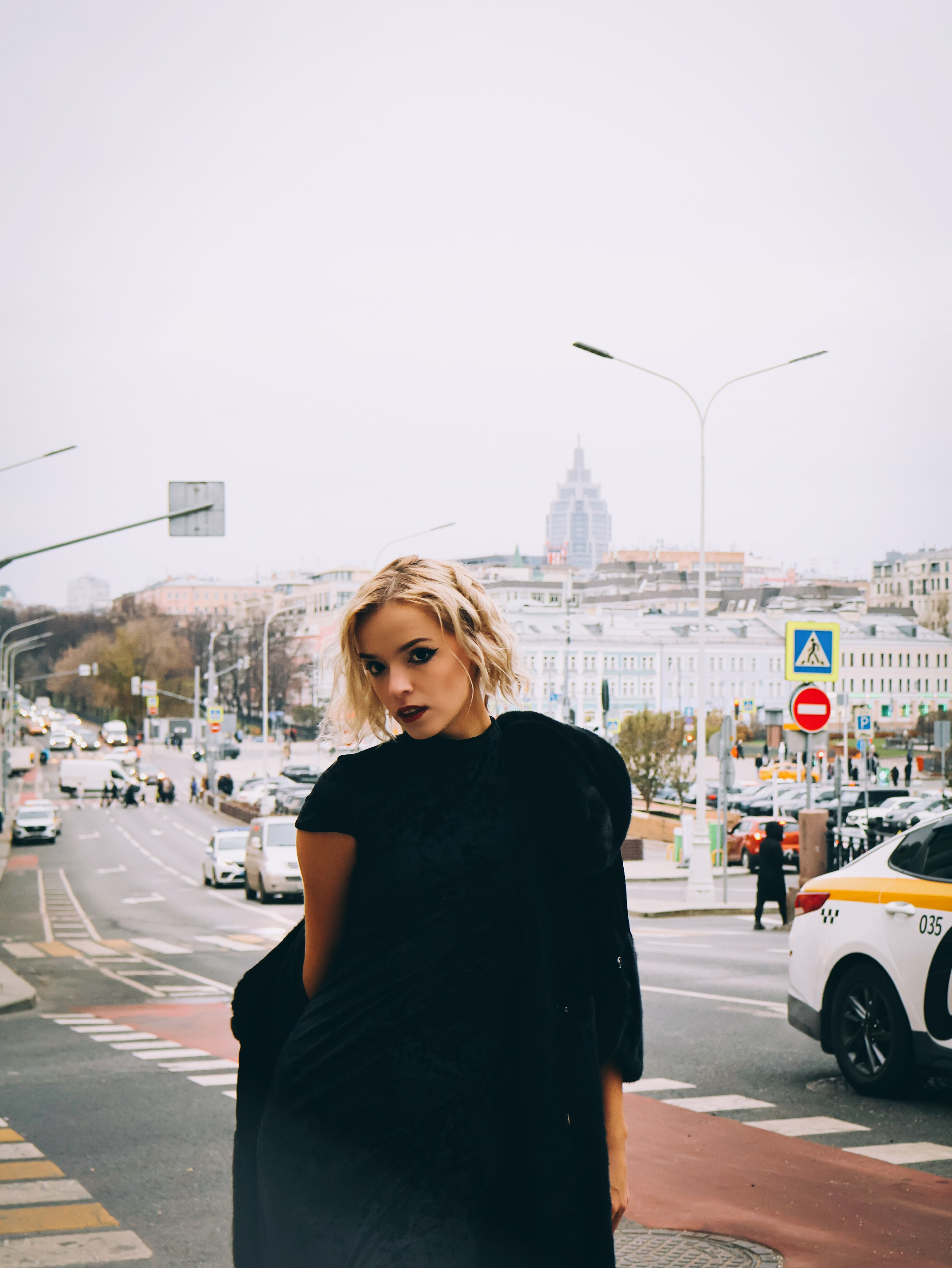 Уличная съемка — София, Москва. Элиз — фотограф в Москве. Снимаю людей, архитектуру, город, животных и создаю визуальный контент для брендов
