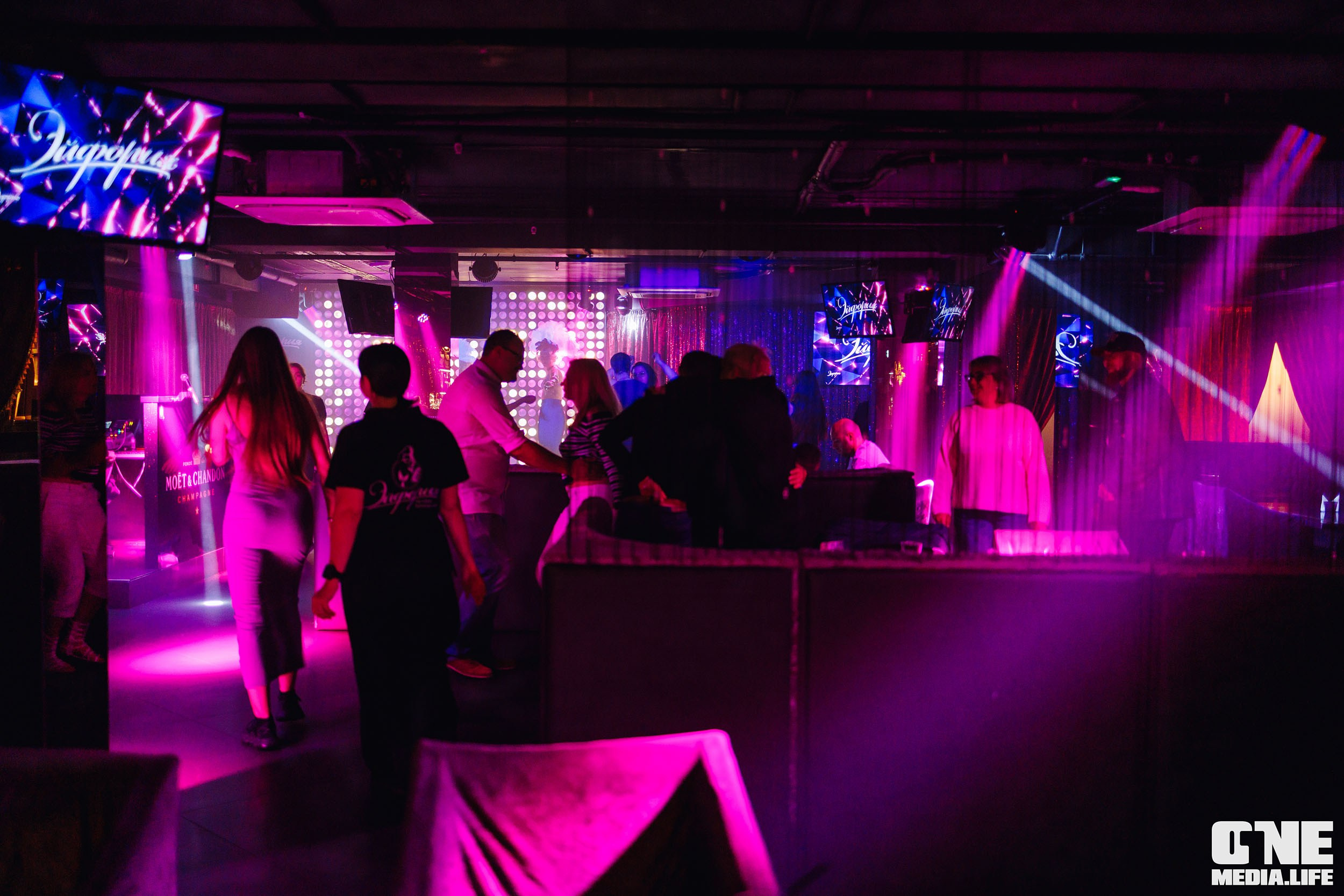 Фоторепортаж из караоке-клуба Эйфория. One Media Life: фоторепортажи, фотоотчеты с мероприятий и заведений