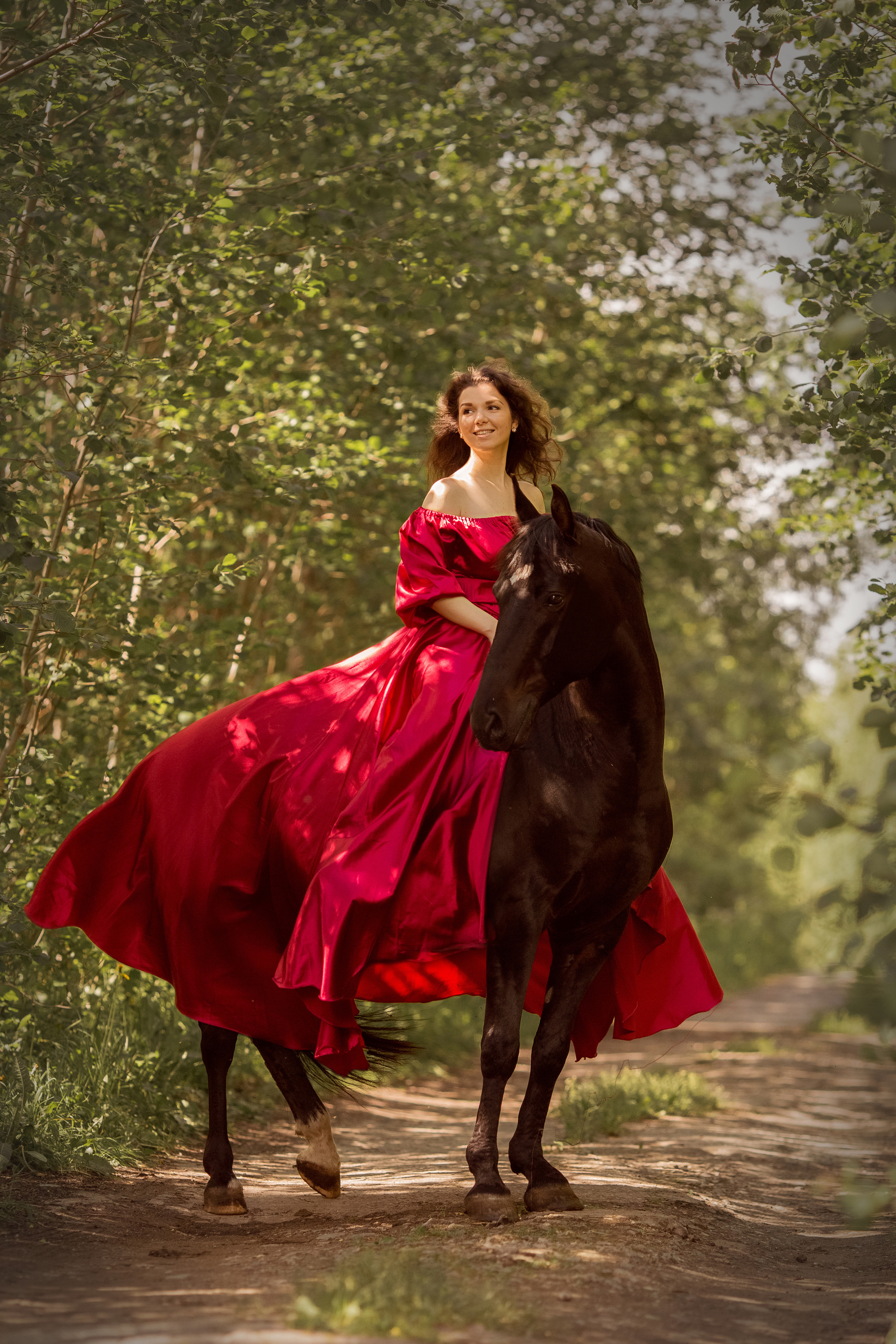 Съёмка с лошадью в лесу