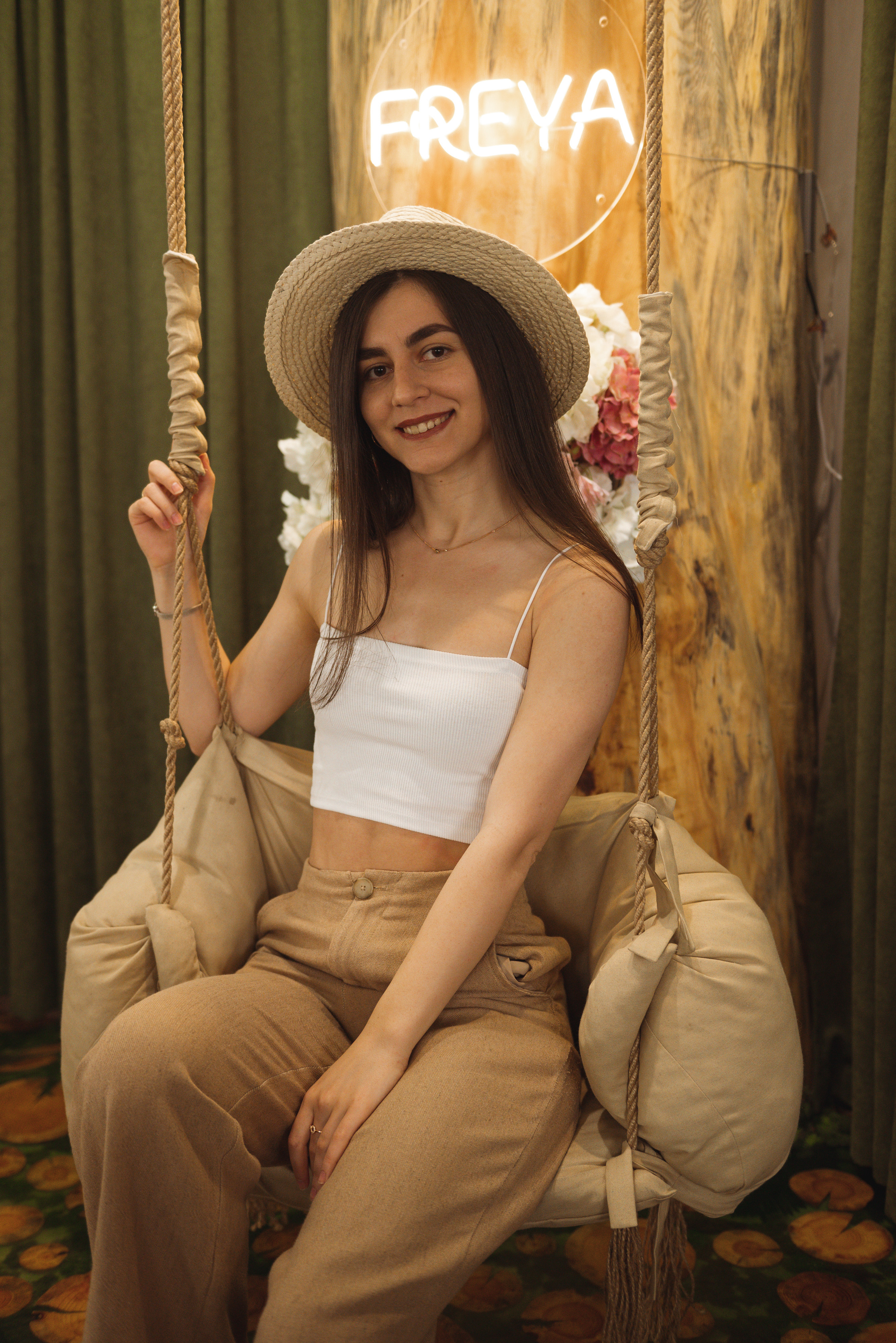 Встреча Ани, которая вдохновляет на продажи. Контент-фотограф Москва репортажный фотограф Настя Профото