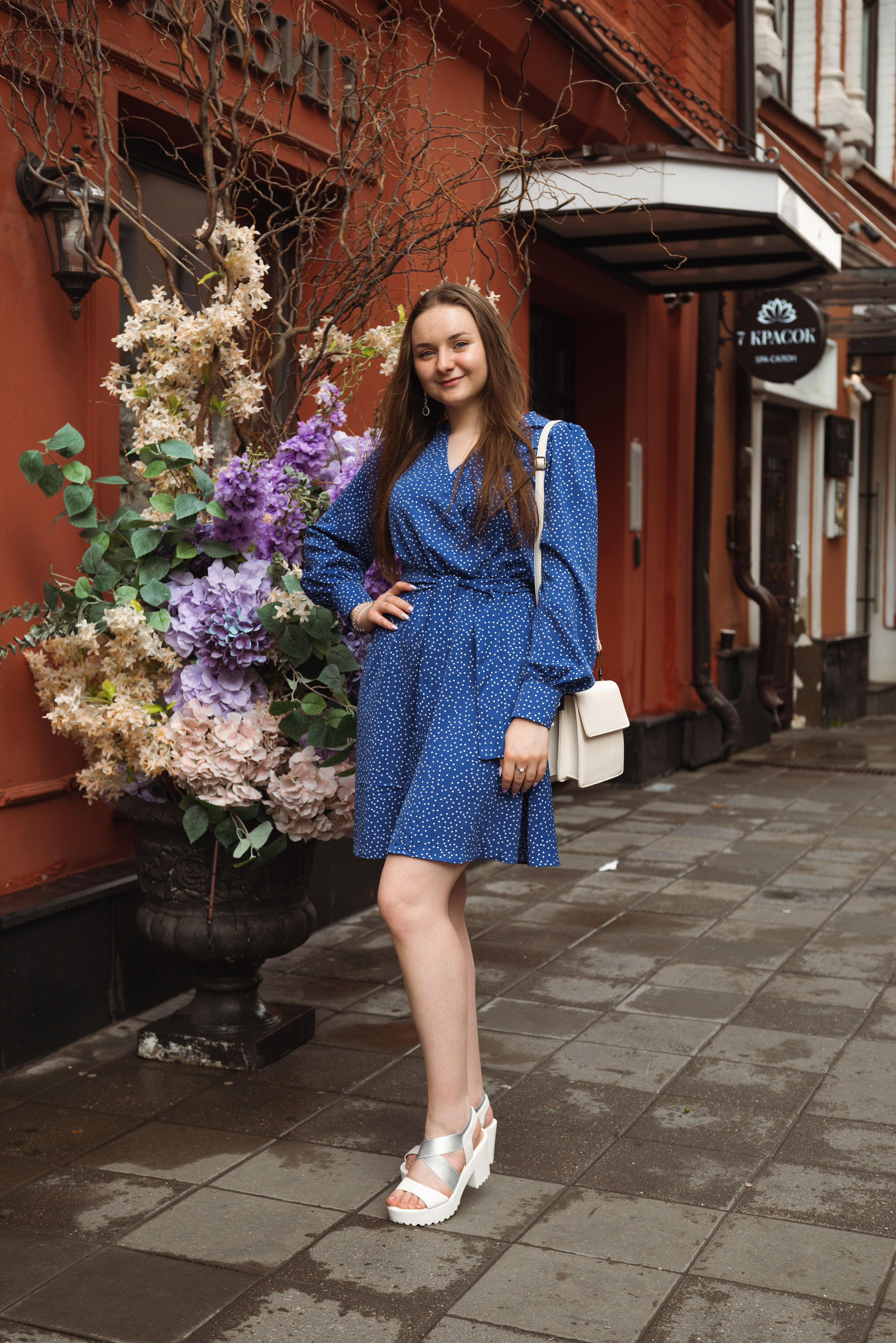 Пристаю к людям. Фотограф Москва Настя Профотовна. Репортажные, свадебные и контент фотосессии