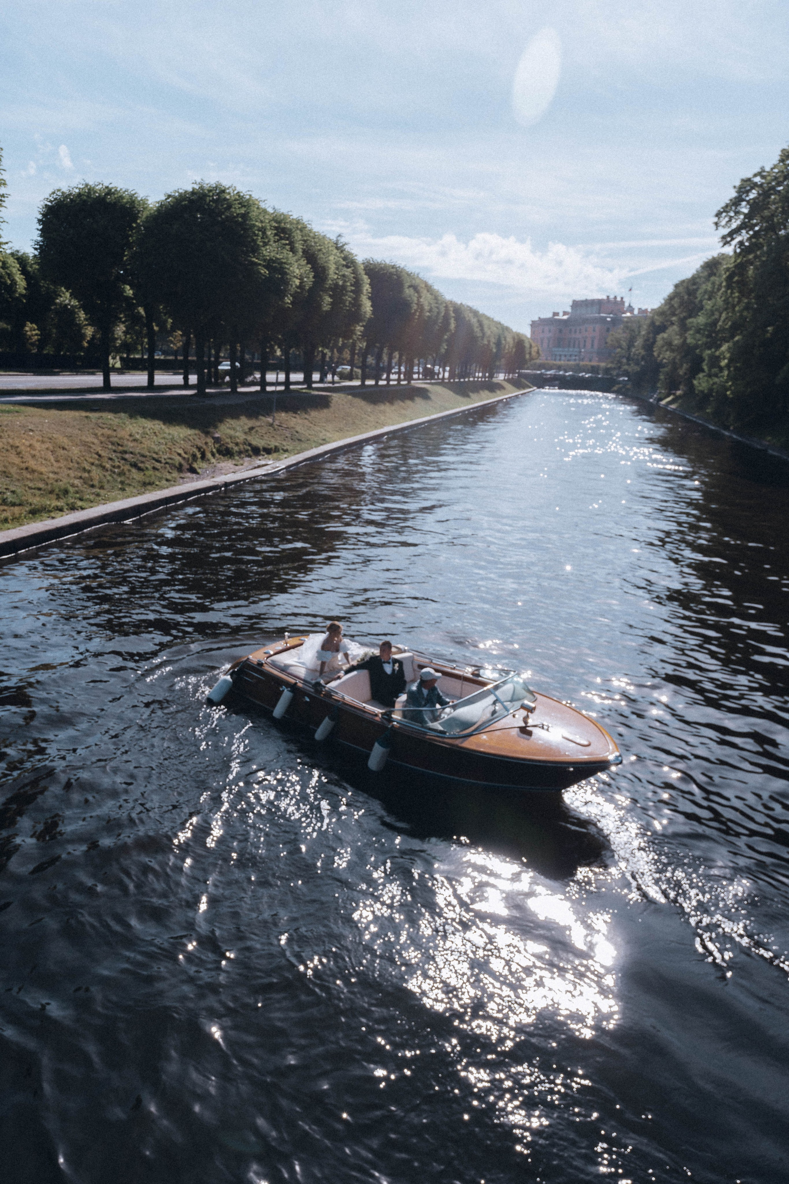 СВАДЕНБНАЯ СЬЕМКА НА КАТЕРЕ ПО КАНАЛАМ САНКТ-ПЕТЕРБУРГА И В АКВАТОРИИ НЕВЫ. Профессиональный фотограф, Санкт-Петербург — Виктория Богомолова