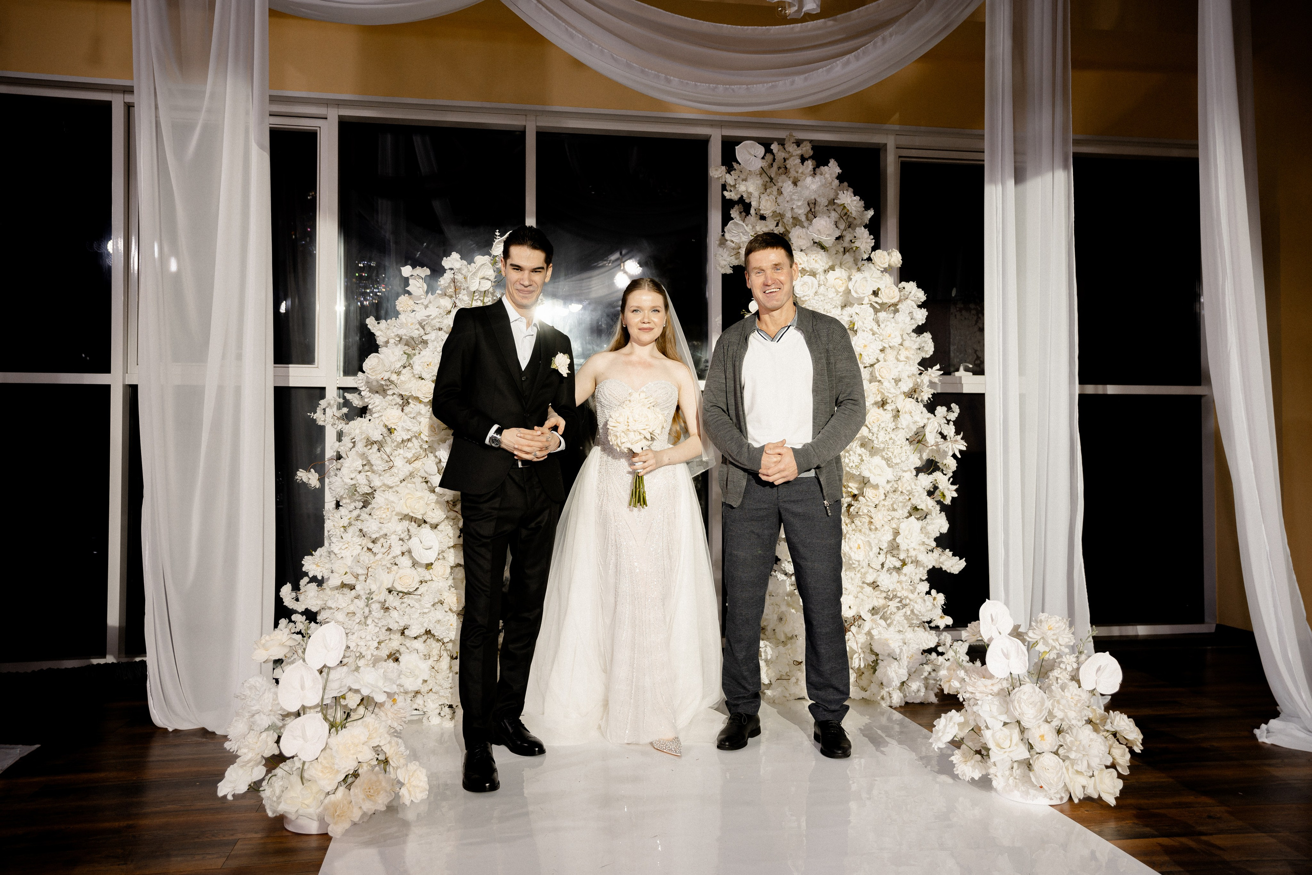 СВАДЕБНАЯ СЬЕМКА СБОРОВ В ОТЕЛЕ И ВЫЕЗД НА ЦЕРЕМОНИЮ (СНЯТО В СИБИРЕ В НИЖНЕВАРТОВСКЕ). Профессиональный фотограф, Санкт-Петербург — Виктория Богомолова