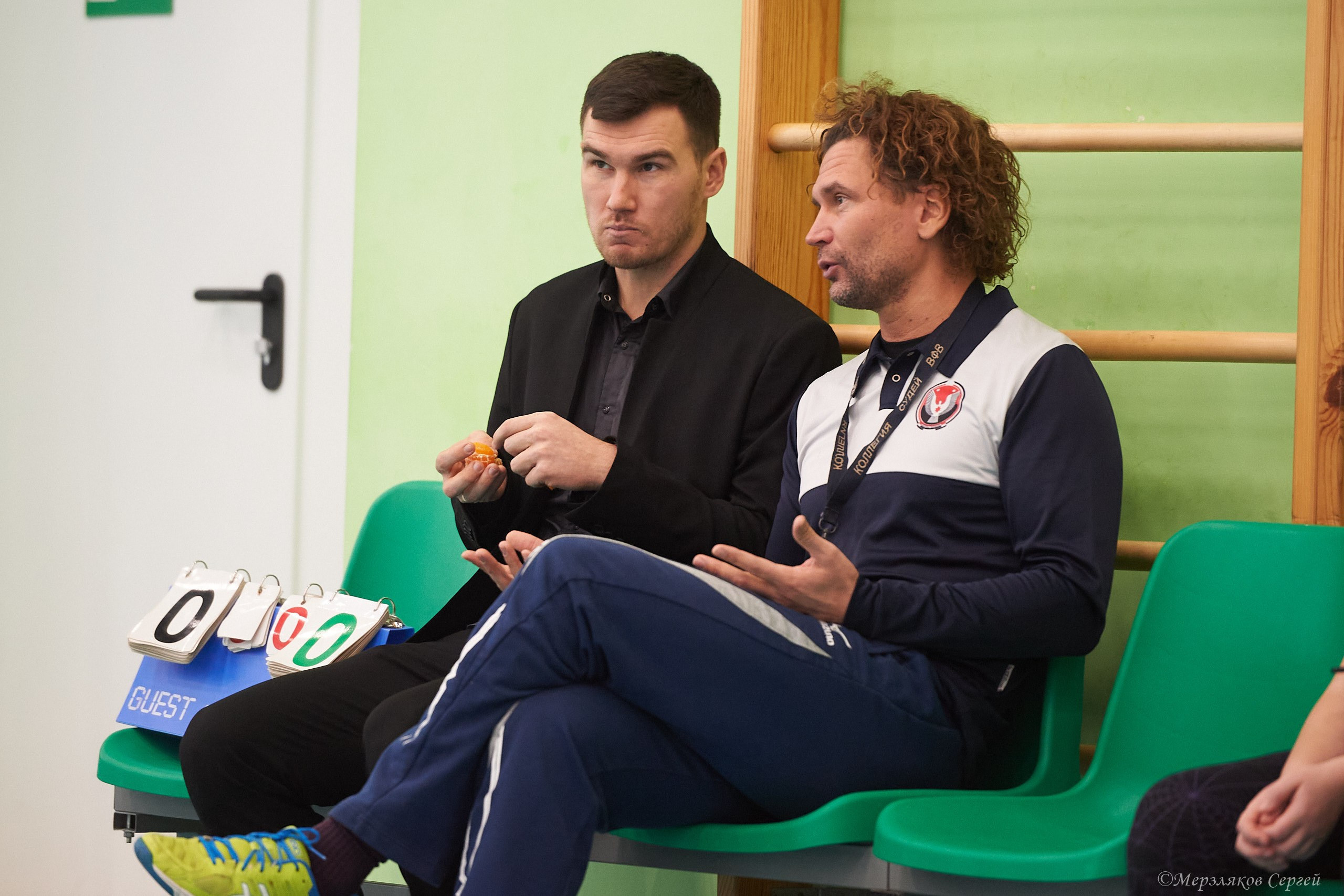 Новогодний волейбольный турнир. Ижевск. 16.12.23. Спортивный репортажный фотограф в Ижевске Сергей Мерзляков