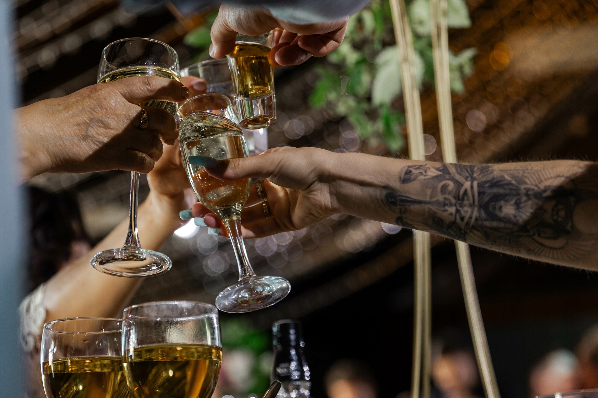 Свадьба в Лесной Рапсодии на берегу озера. Свадебный фотограф в Санкт-Петербурге и Москве Андрей Нестеров