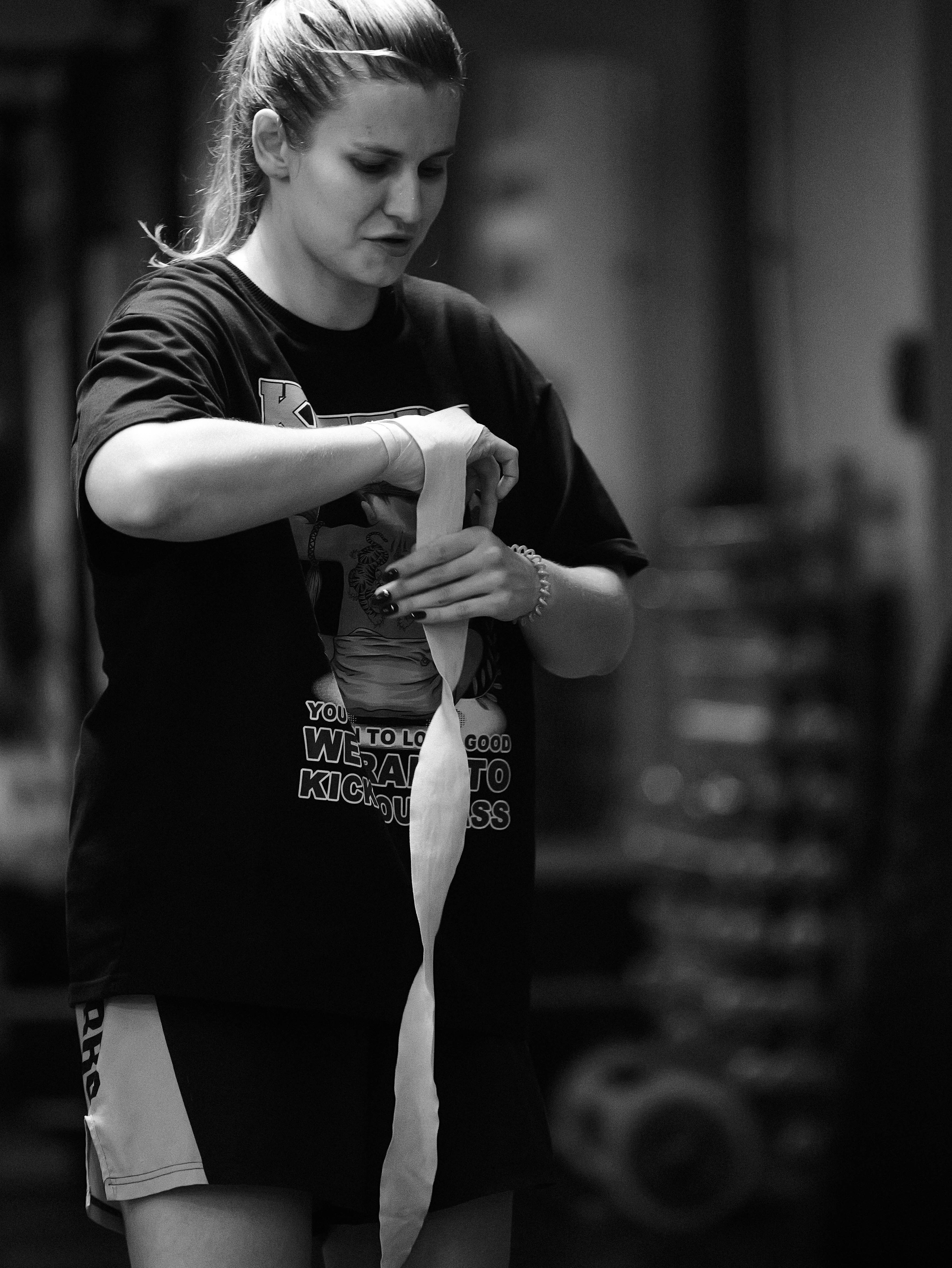 Тренировка по тайскому боксу в клубе KLETKA. Клуб единоборств, тайского бокса и джиу-джитсу KLETKA