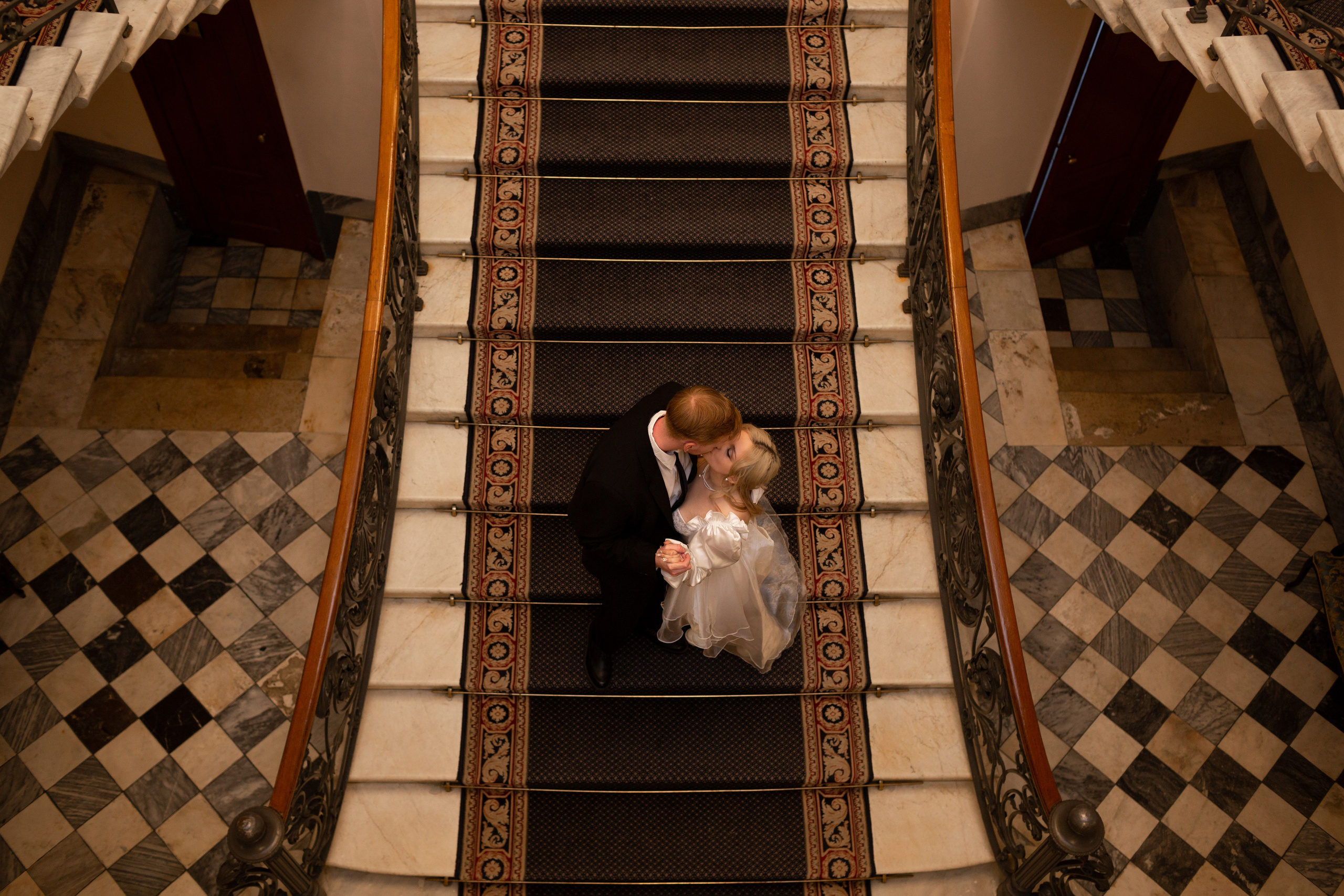Свадебная фотопрогулка по улицам Петербурга. Свадебный фотограф Кирилл Белый
