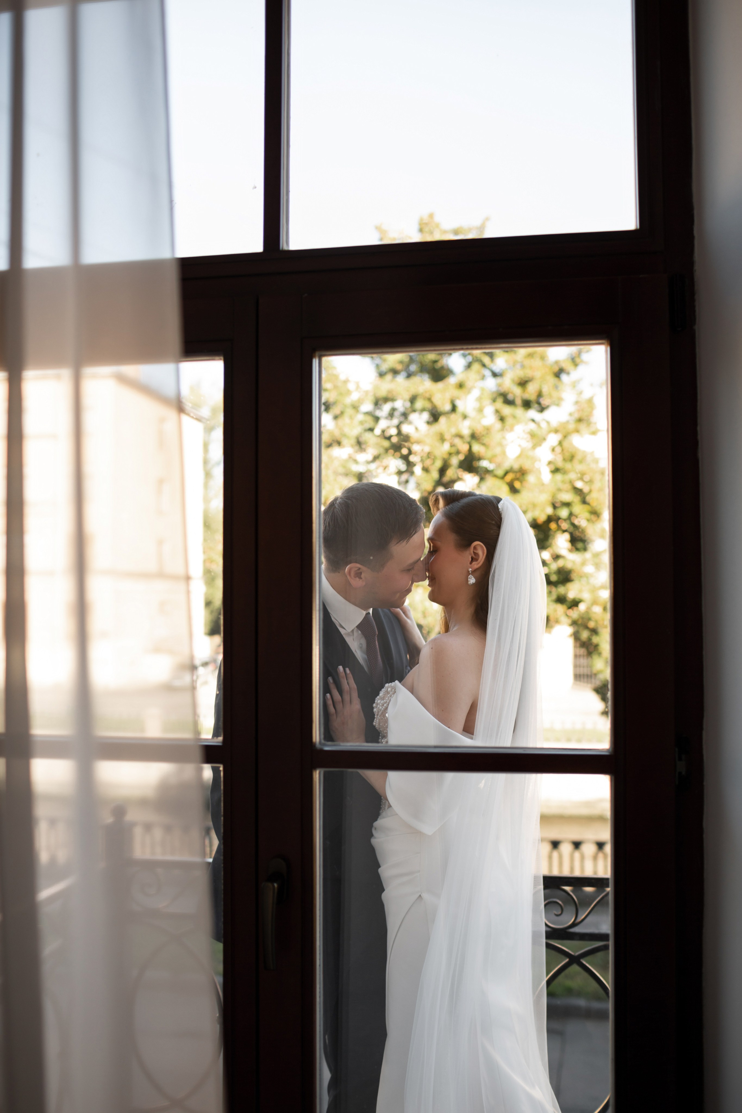 Свадьба в Петербурге в сентябре. Свадебный фотограф Кирилл Белый