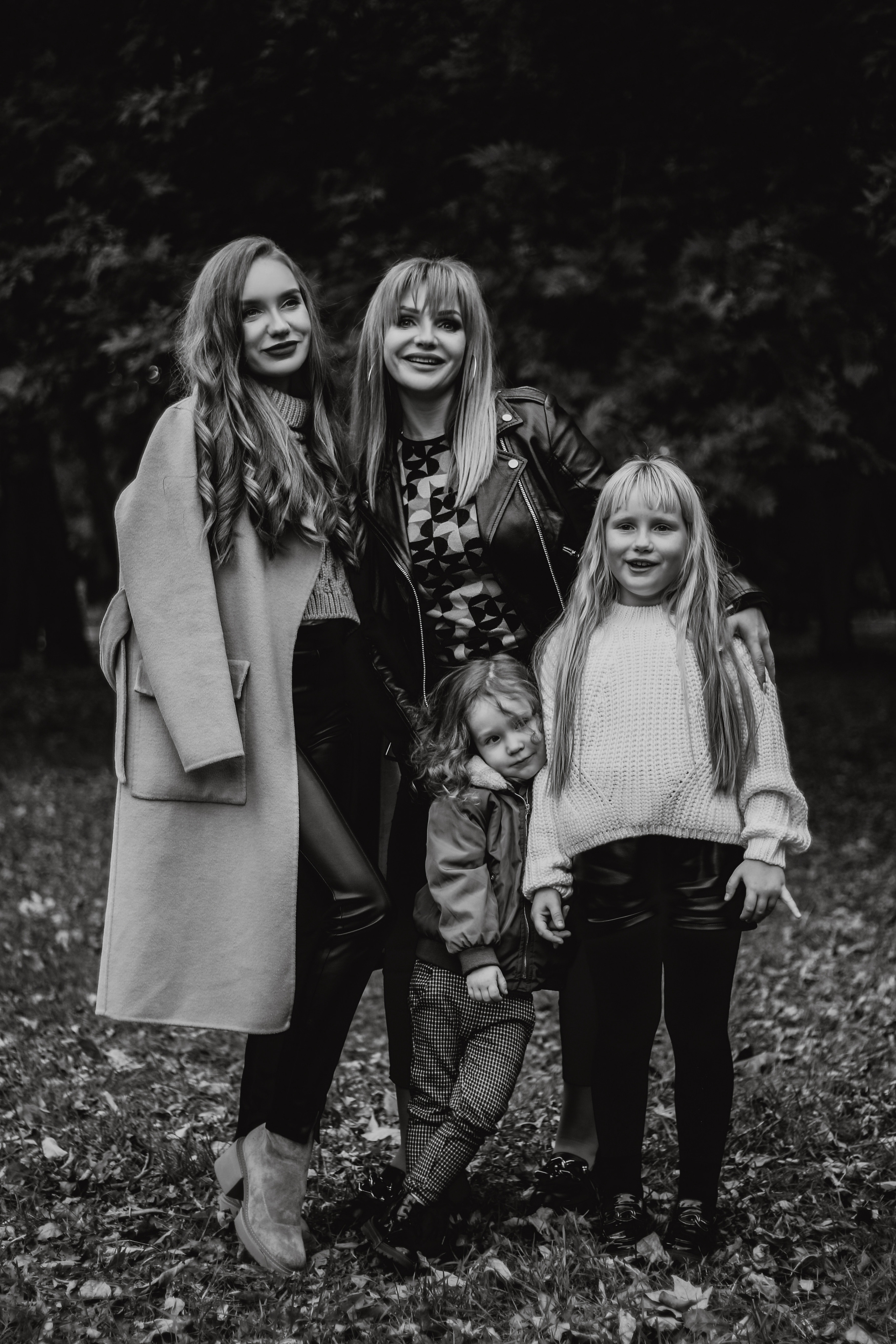 Прогулка в парке (Наталья, Элла, Саша и Кира). Фотограф в Крыму | Виктория Нотевская