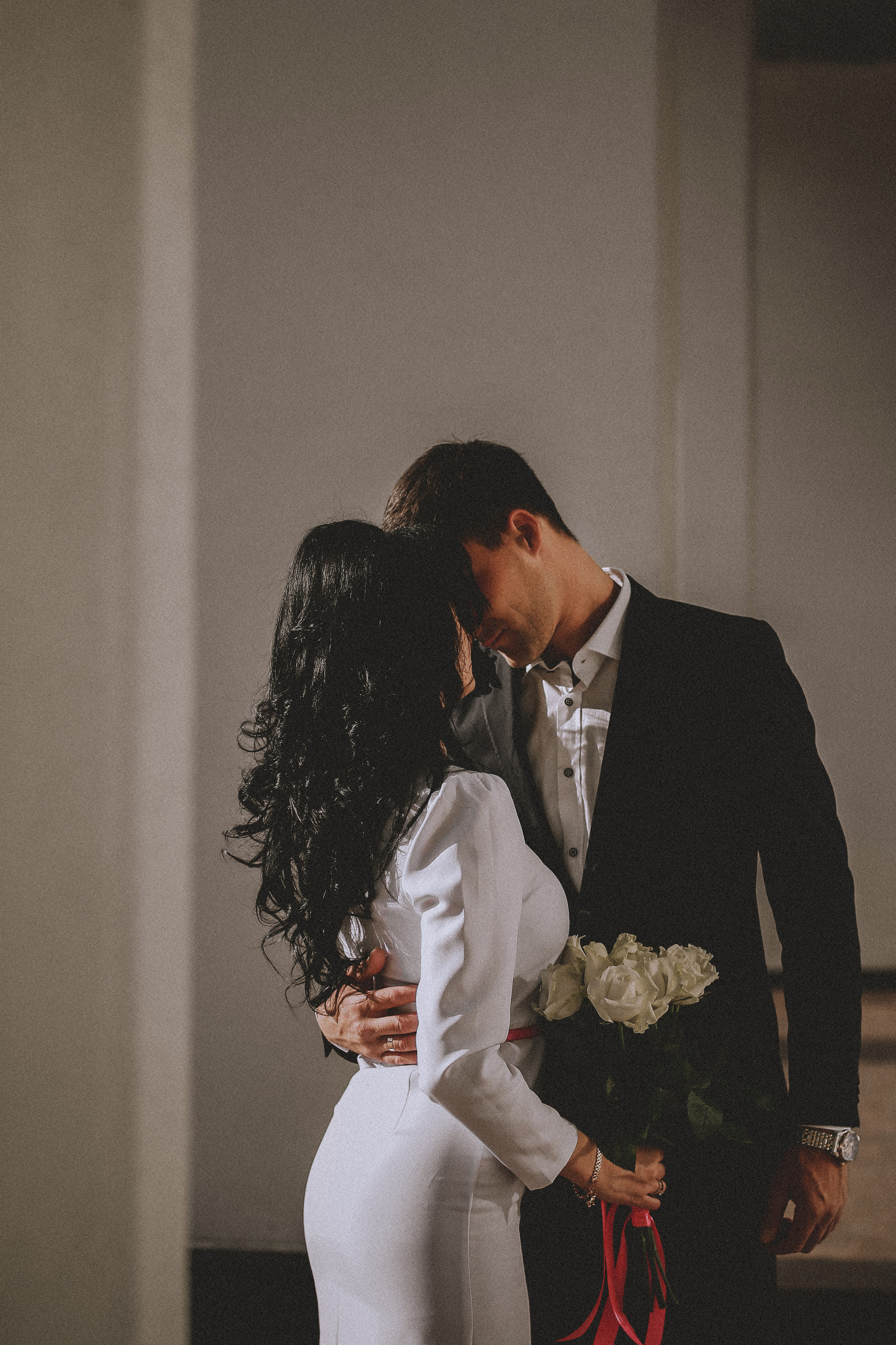 Закир и Эльвина (уличная съемка после ЗАГСа). Фотограф в Крыму | Виктория Нотевская