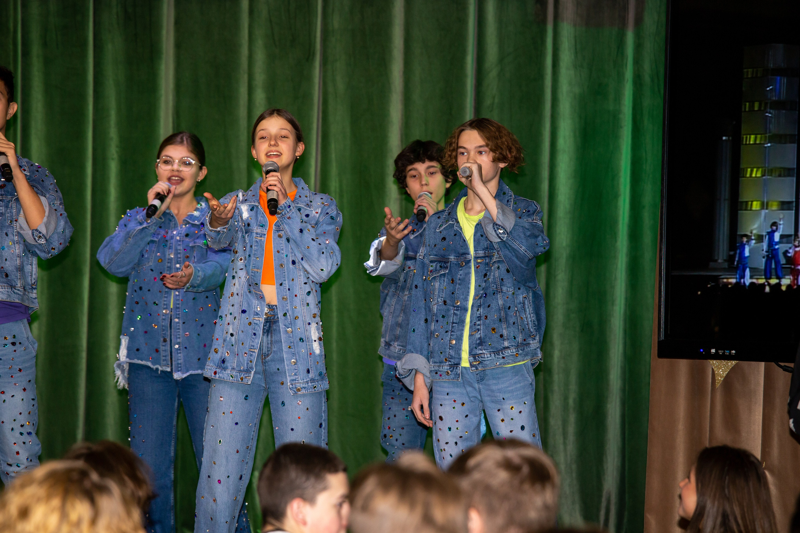 Репортажная съёмка для Домисольки на новый год. «Студия DRONAVT`s» — видеосъёмка и фотография г. Москва