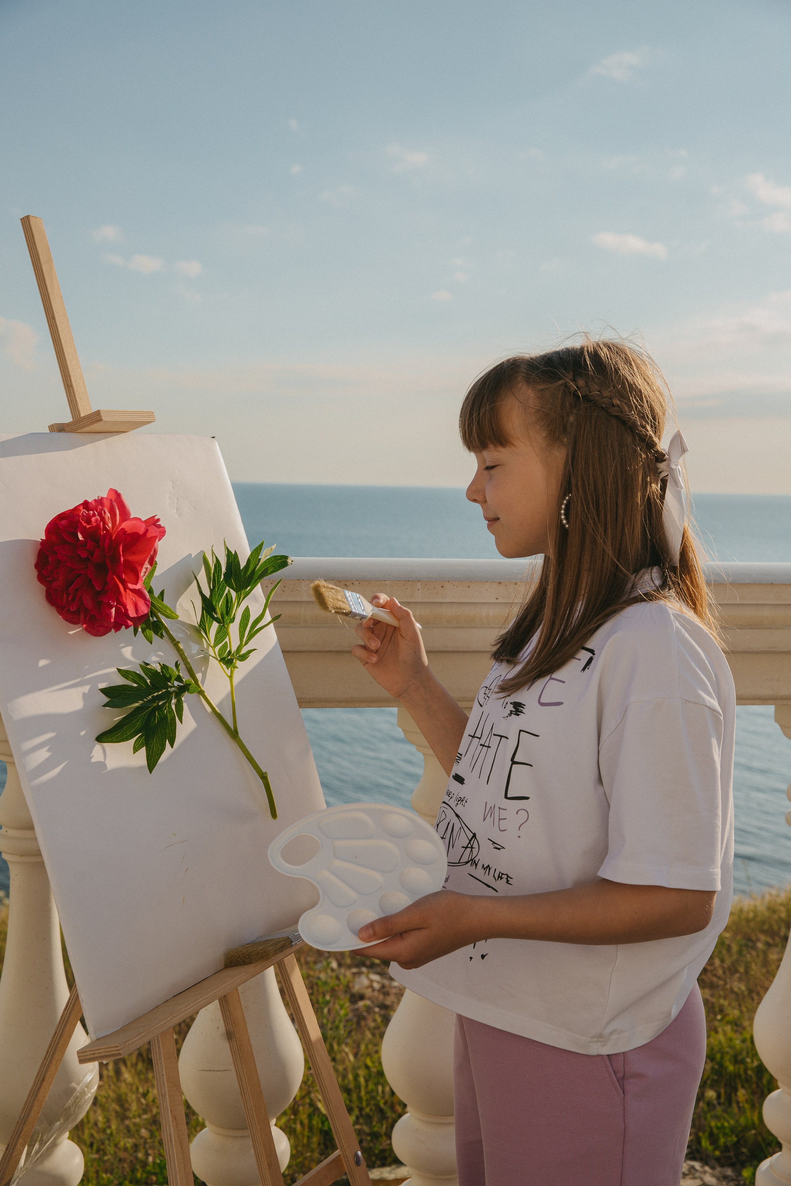 Прогулка с пионами